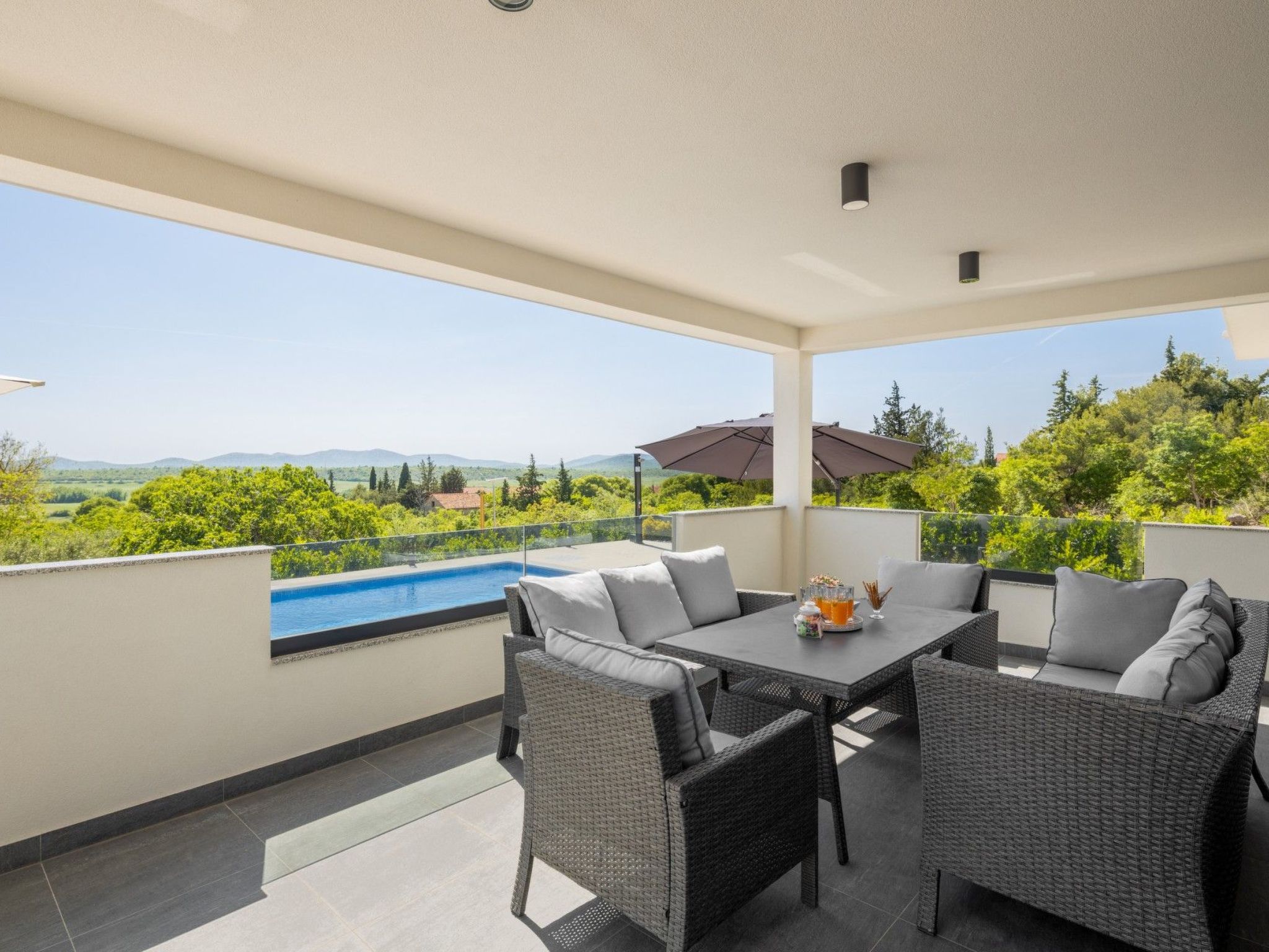 Villa Bura mit Pool und tollem Ausblick-Binnen