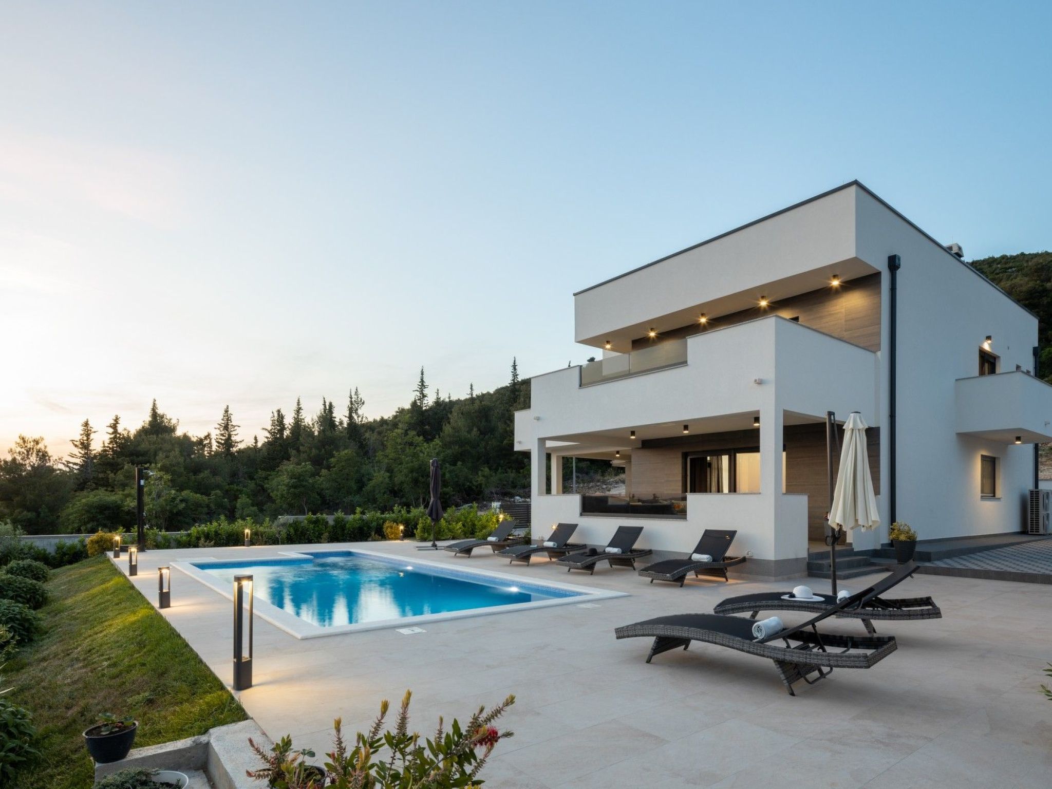 Villa Bura mit Pool und tollem Ausblick-Binnen