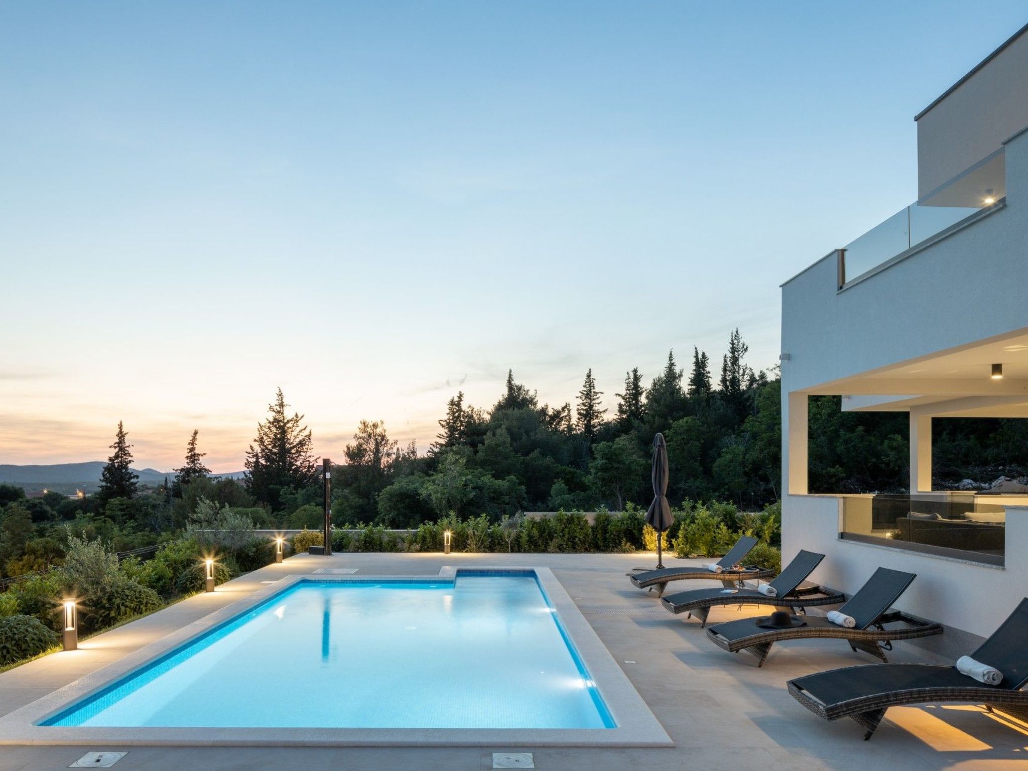 Villa Bura mit Pool und tollem Ausblick-Binnen