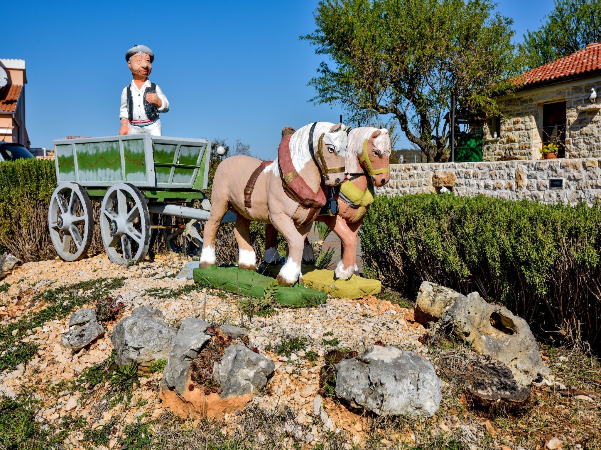 Anita 2 mit Pool-Image-tags.info