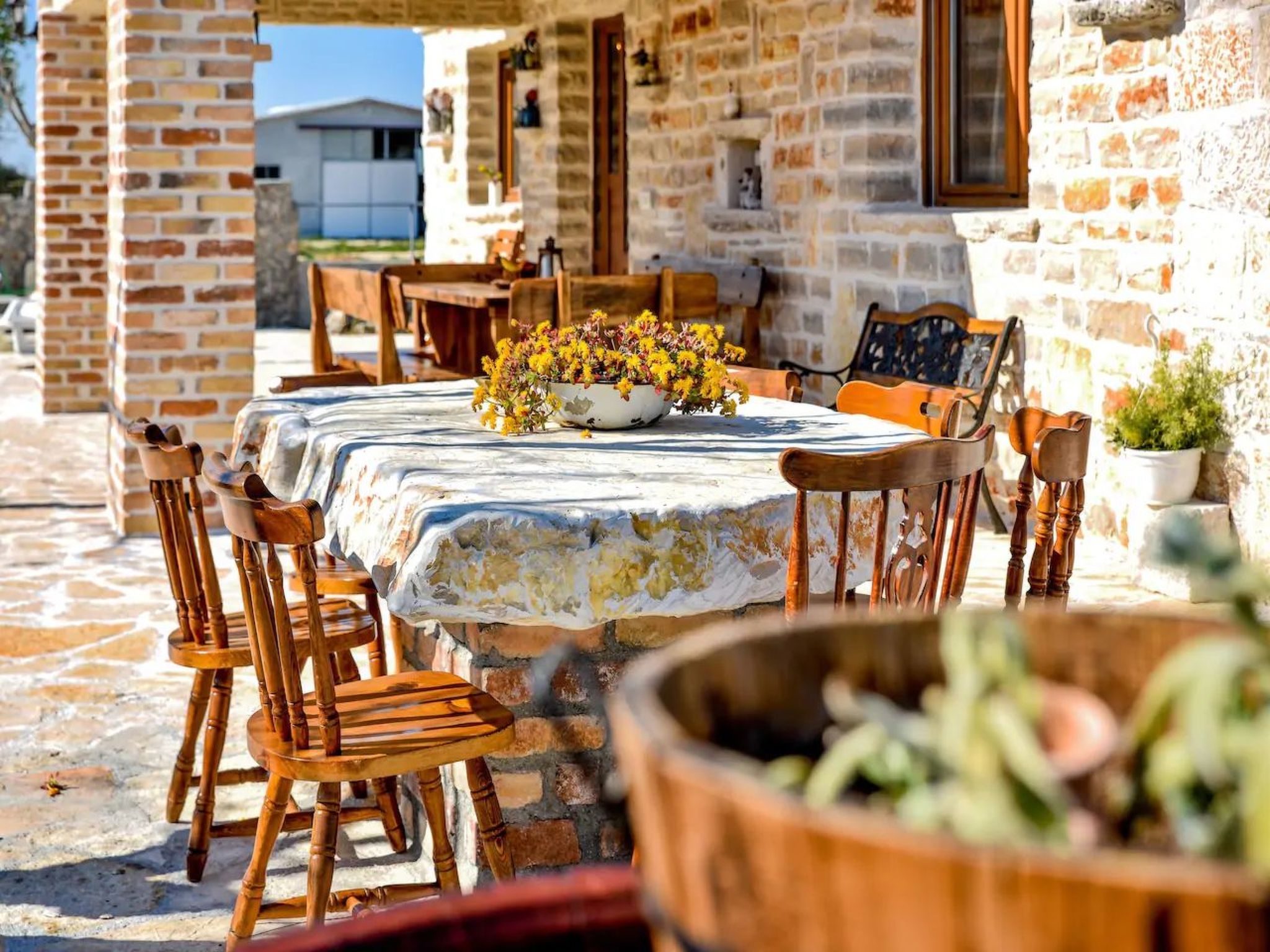 Anita 2 mit Pool-Image-tags.info