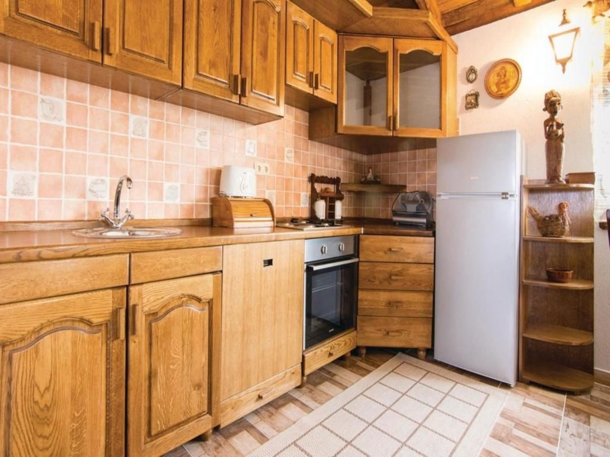 Anita 1 mit Pool-Image-tags.info