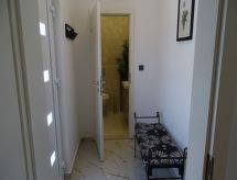Vrijstaande woning met omheinde tuin bij Budak, 21 km van zee - thumbnail 6