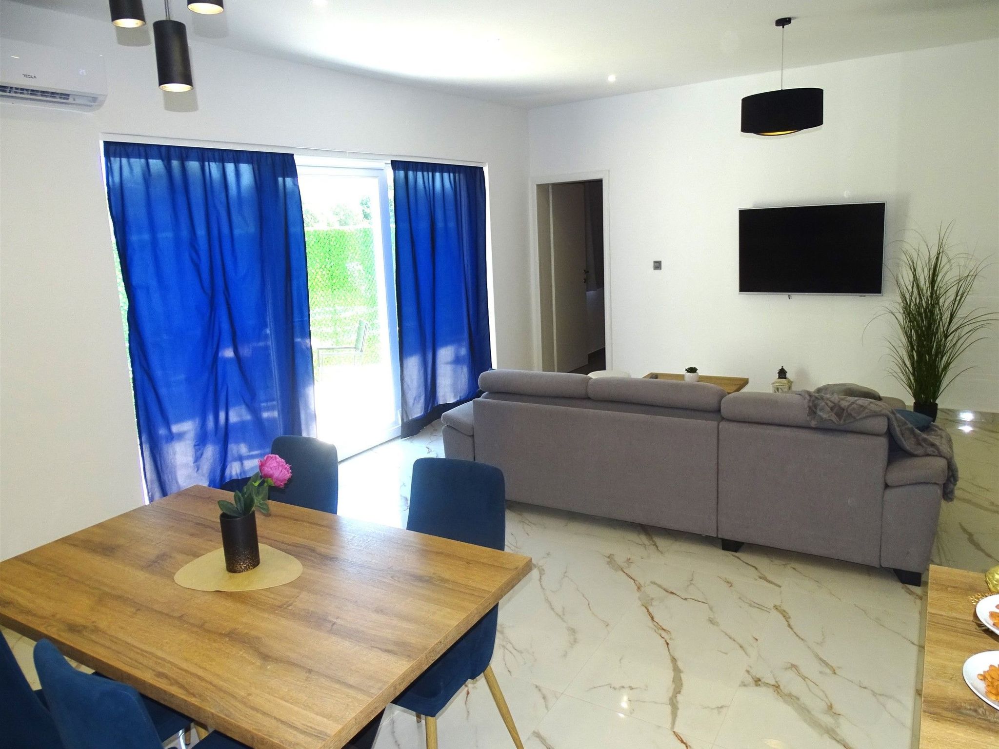 Parancin-Image-tags.info