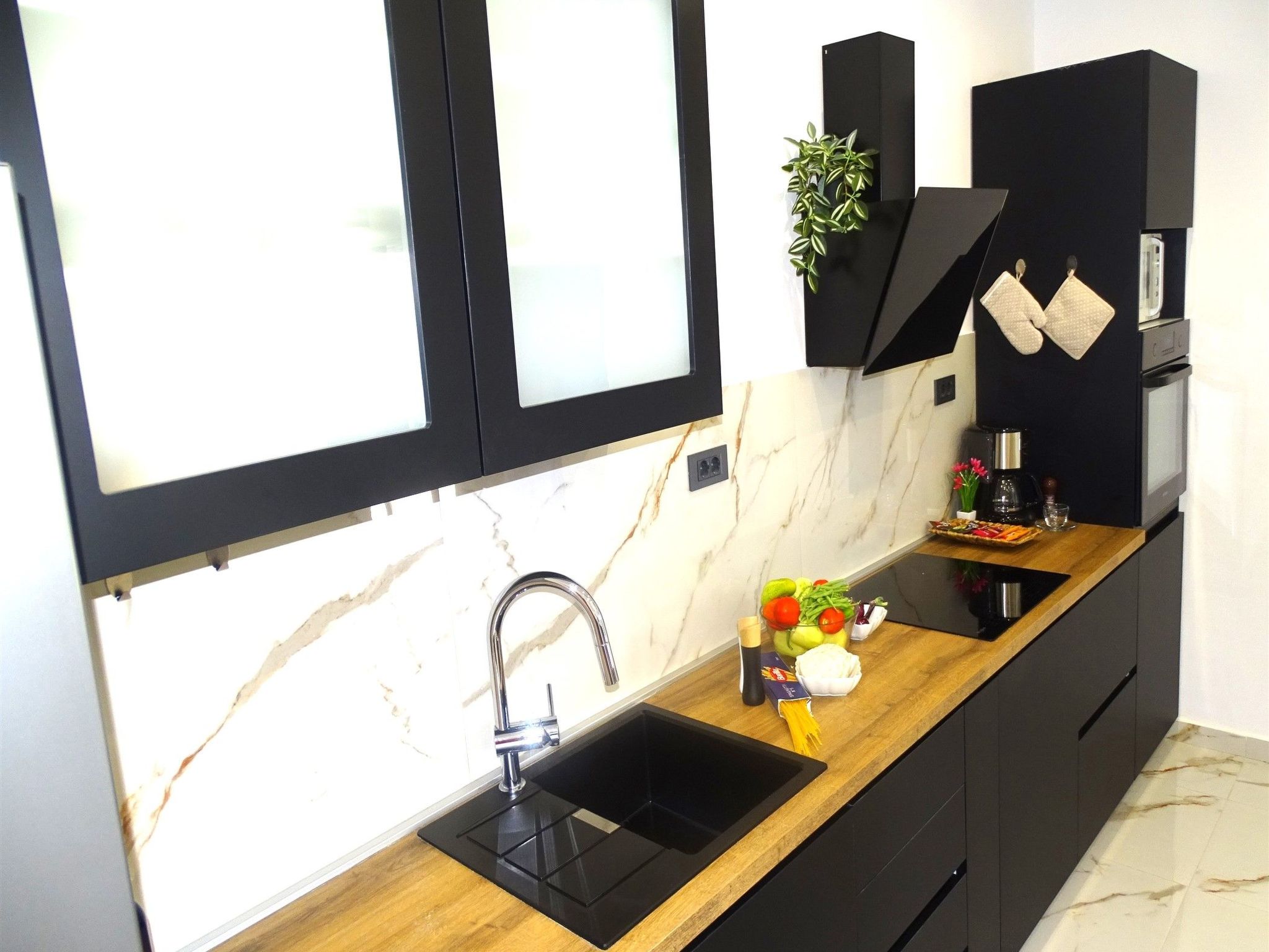 Parancin-Image-tags.info