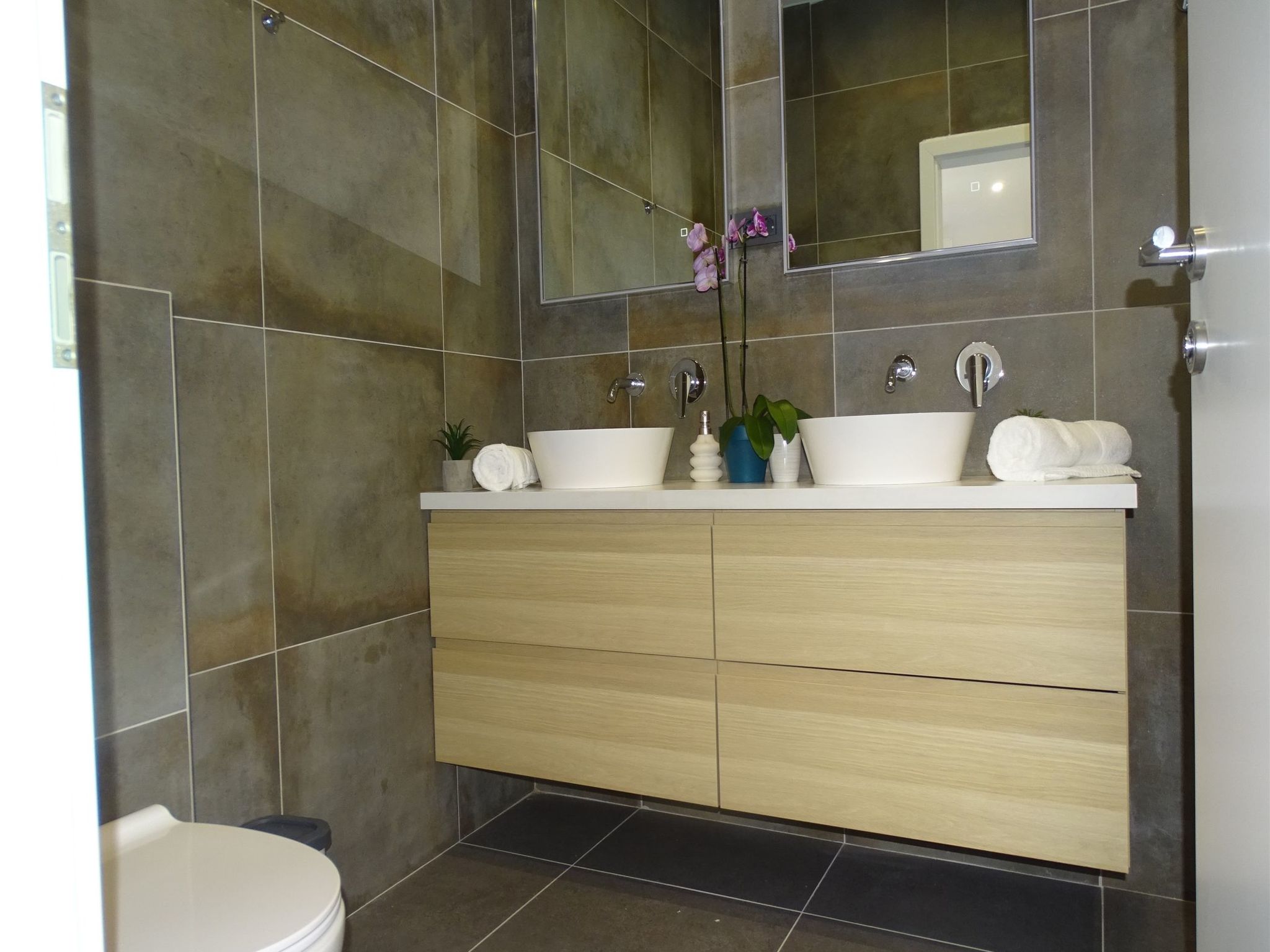 Parancin-Image-tags.info