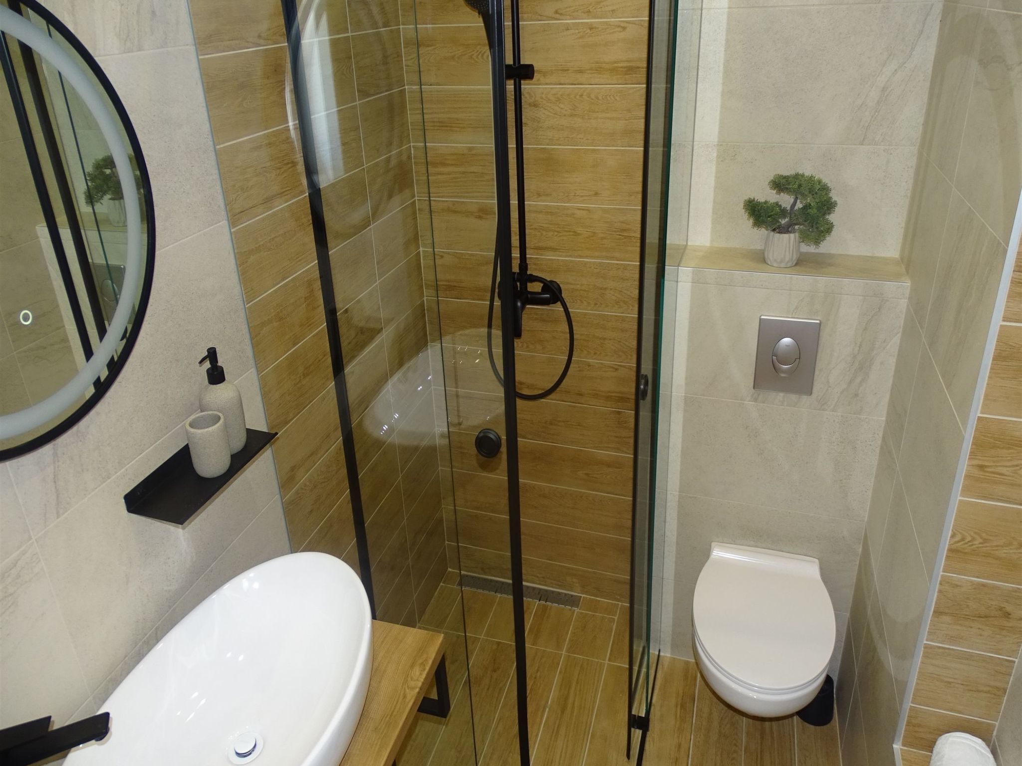 Parancin-Image-tags.info