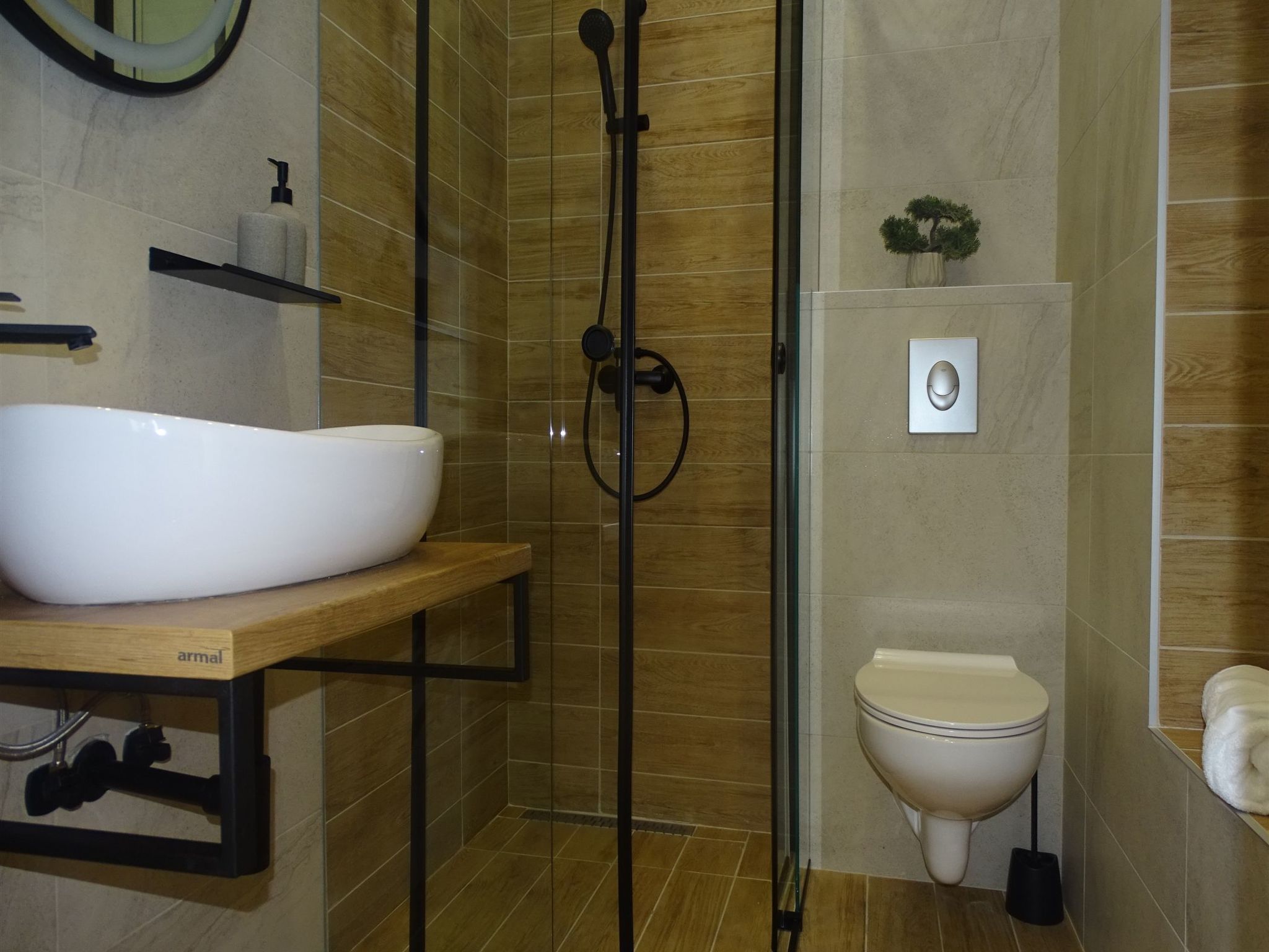 Parancin-Image-tags.info