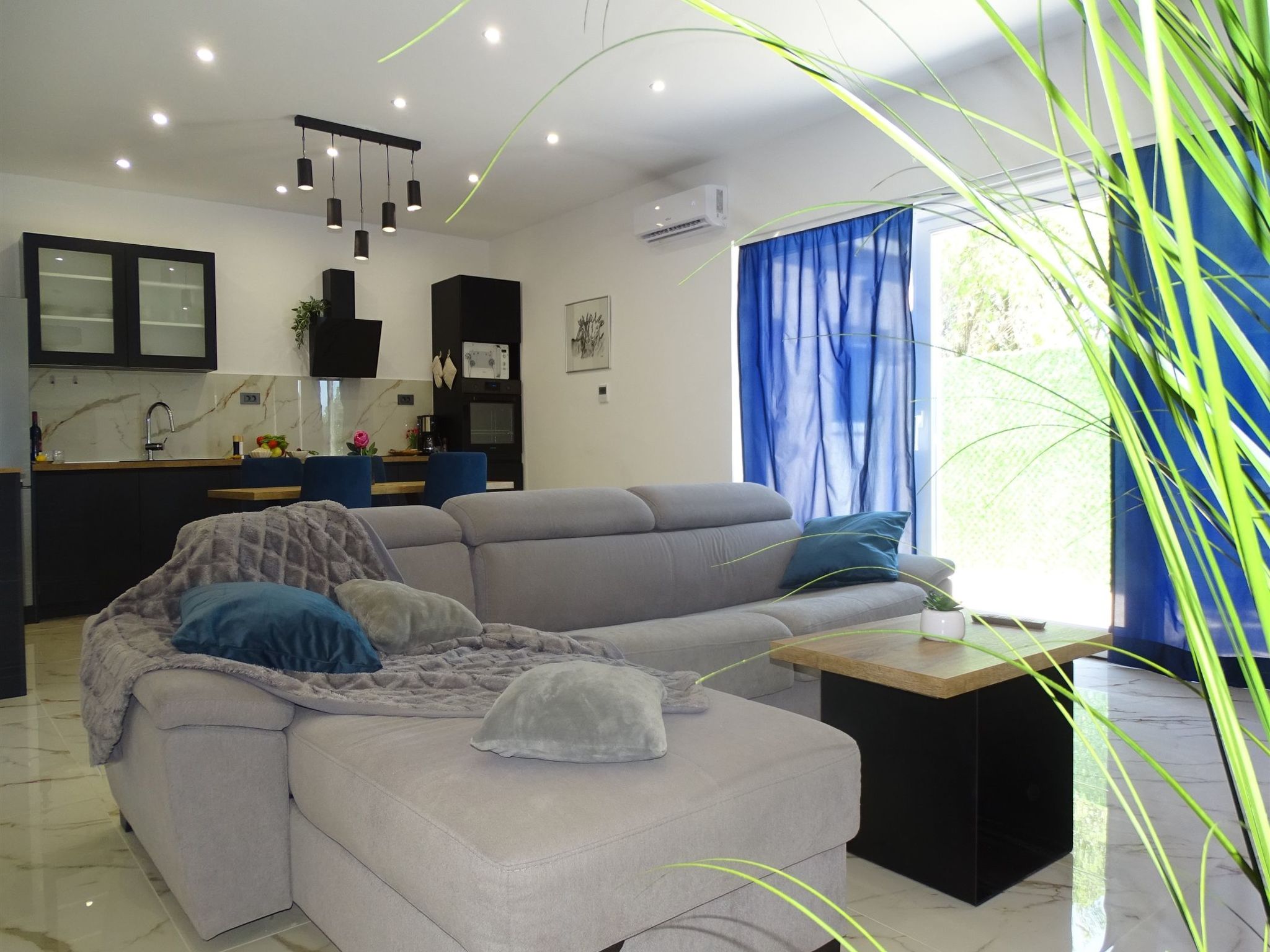 Parancin-Image-tags.info