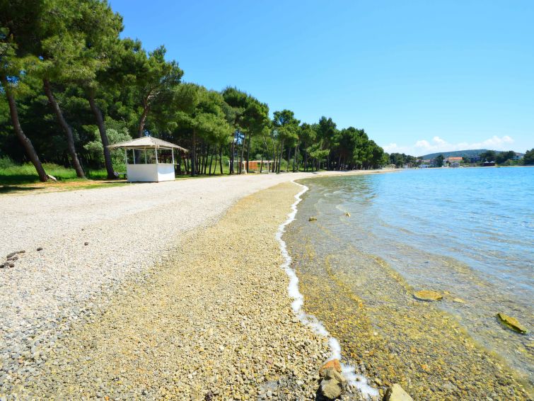 Appartement Sablić: nabij centrum Pirovac en de zee in Pirovac
