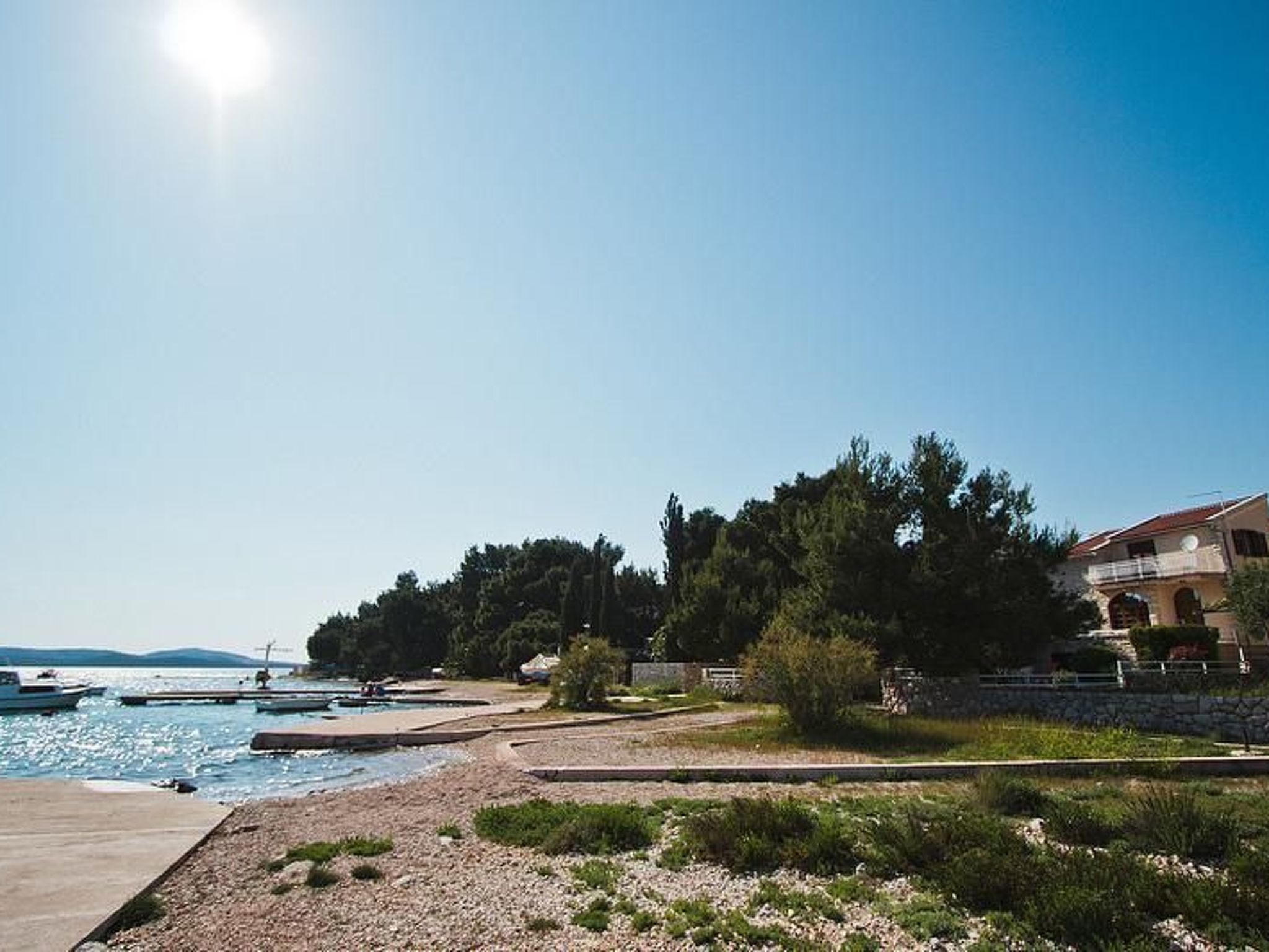 Direkt am Meer und Strand, mit großem Garten und Terrasse, hervorragend für Fam - Image-tags.info