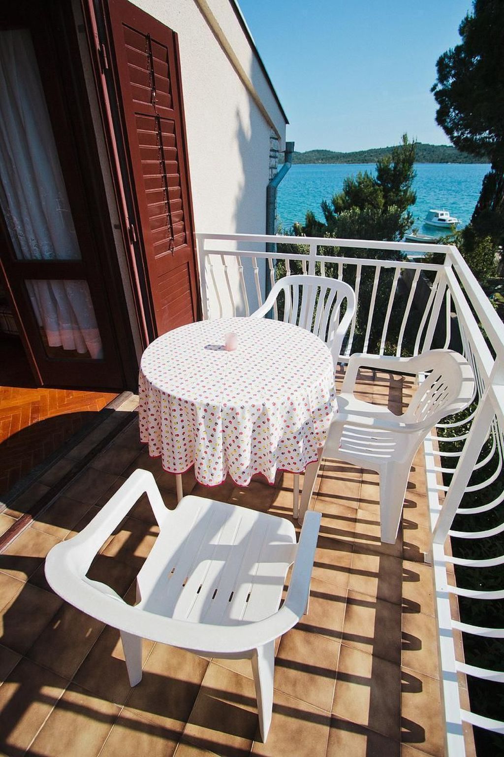 Direkt am Meer und Strand, mit großem Garten und Terrasse, hervorragend für Fam - Image-tags.info