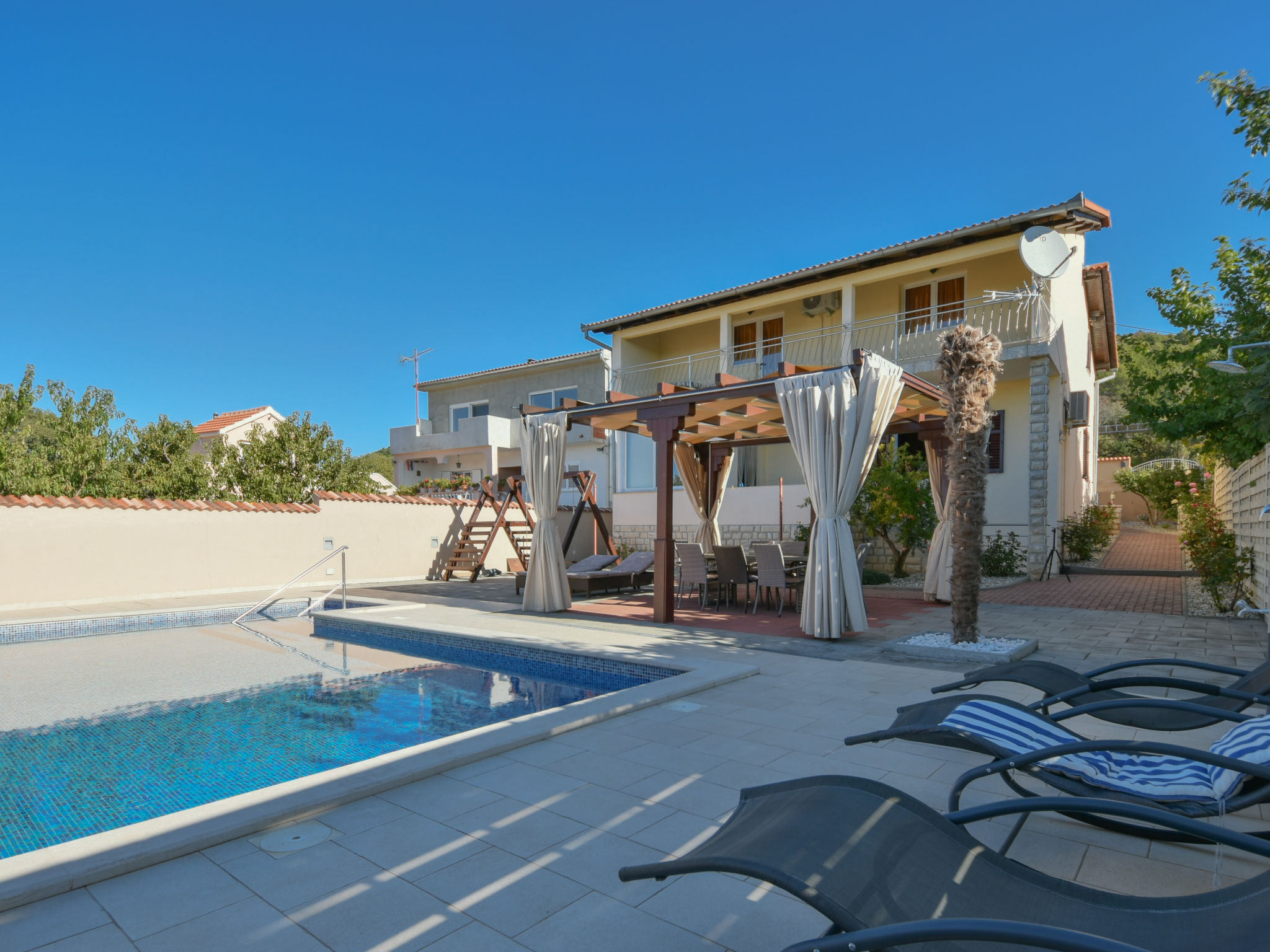 Ferienhaus in Pirovac (Kroatien) und 2 Hunde erlaubt