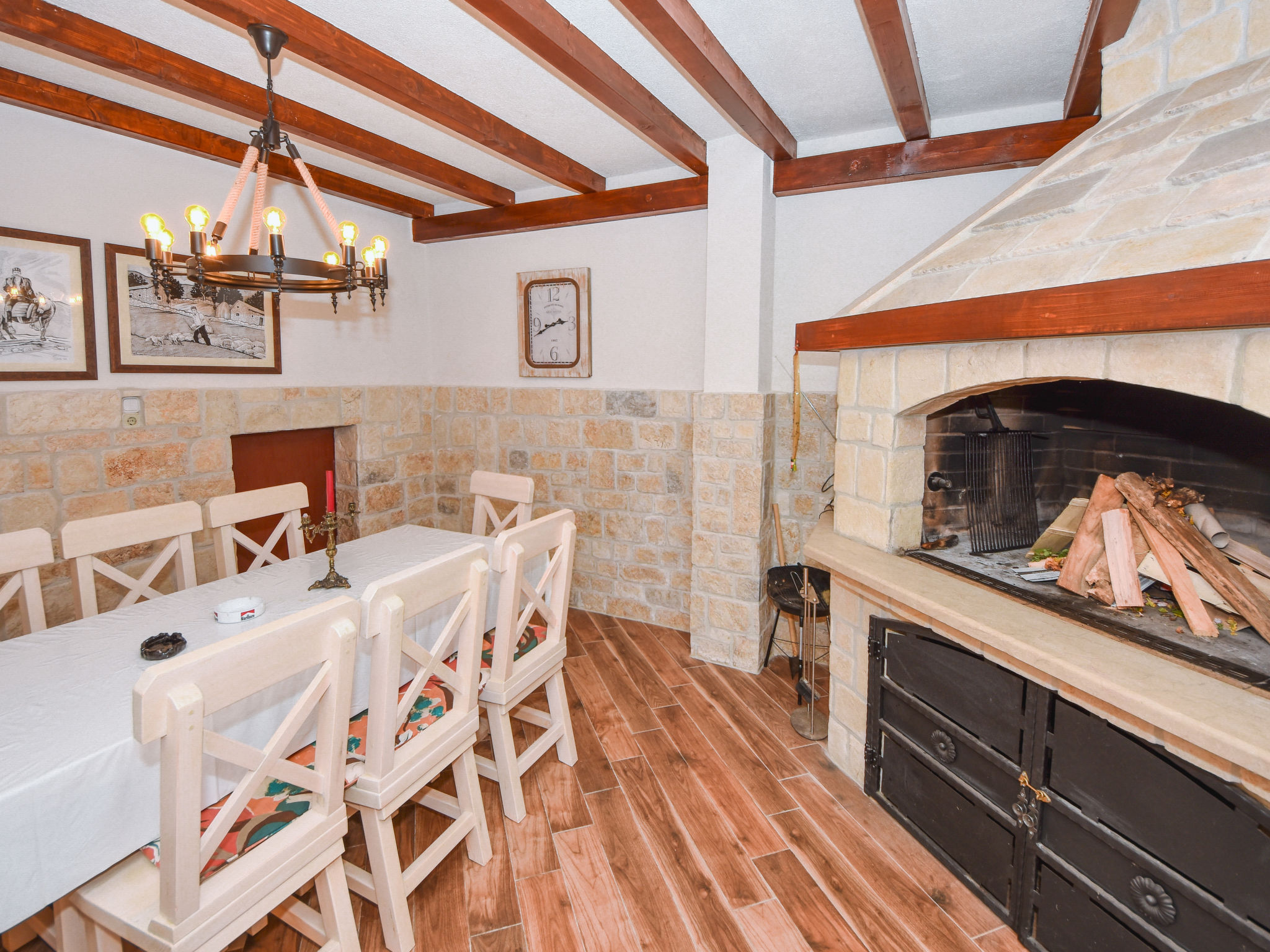 Kitchen / Dining Room