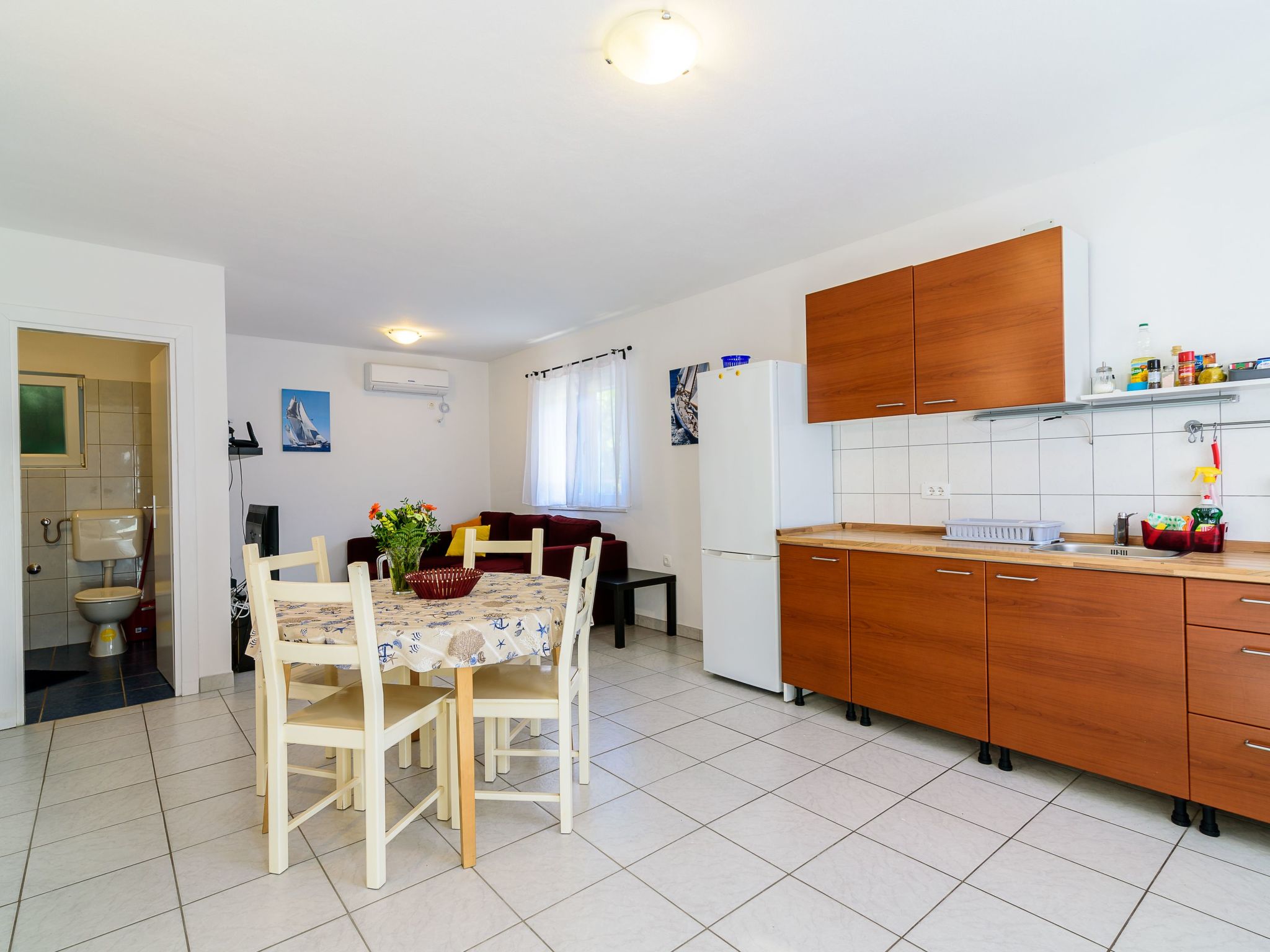 In Tisno mit Terrasse und Grill-Image-tags.info