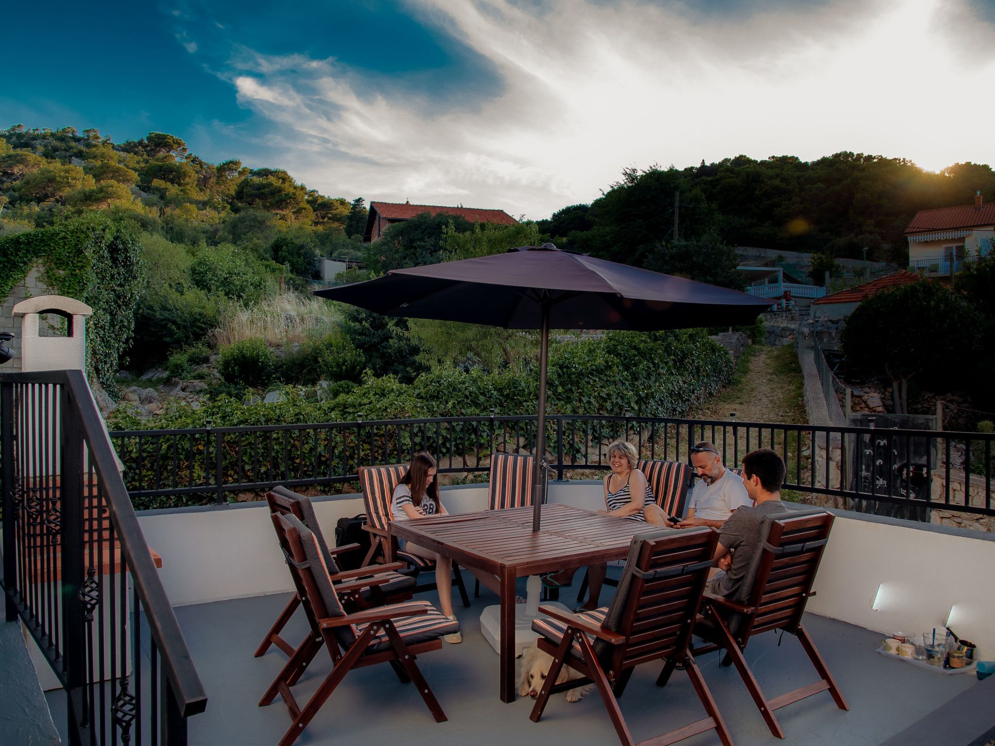 In Tisno mit Terrasse und Grill-Image-tags.info