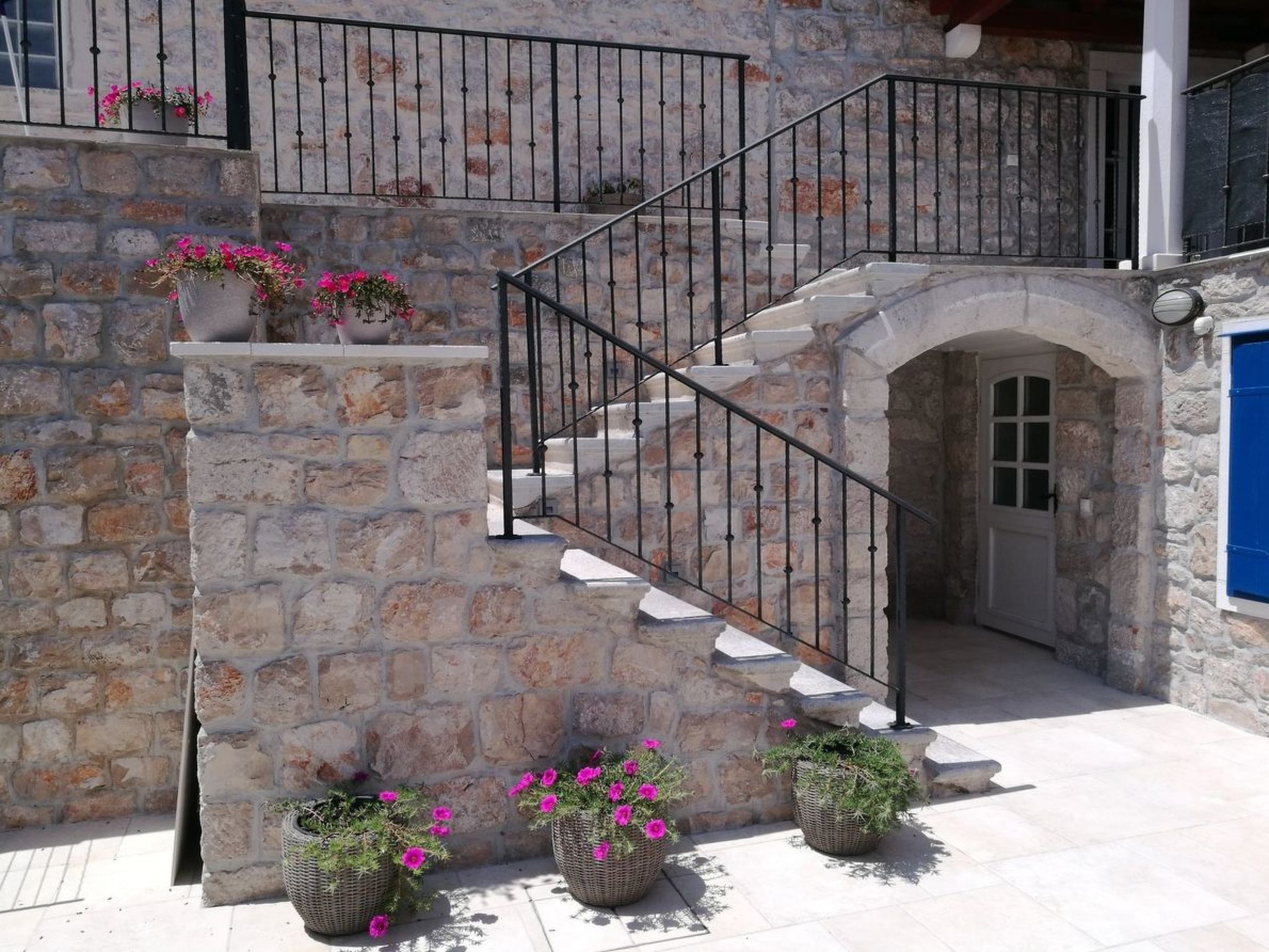 Villa Lantina-Image-tags.info