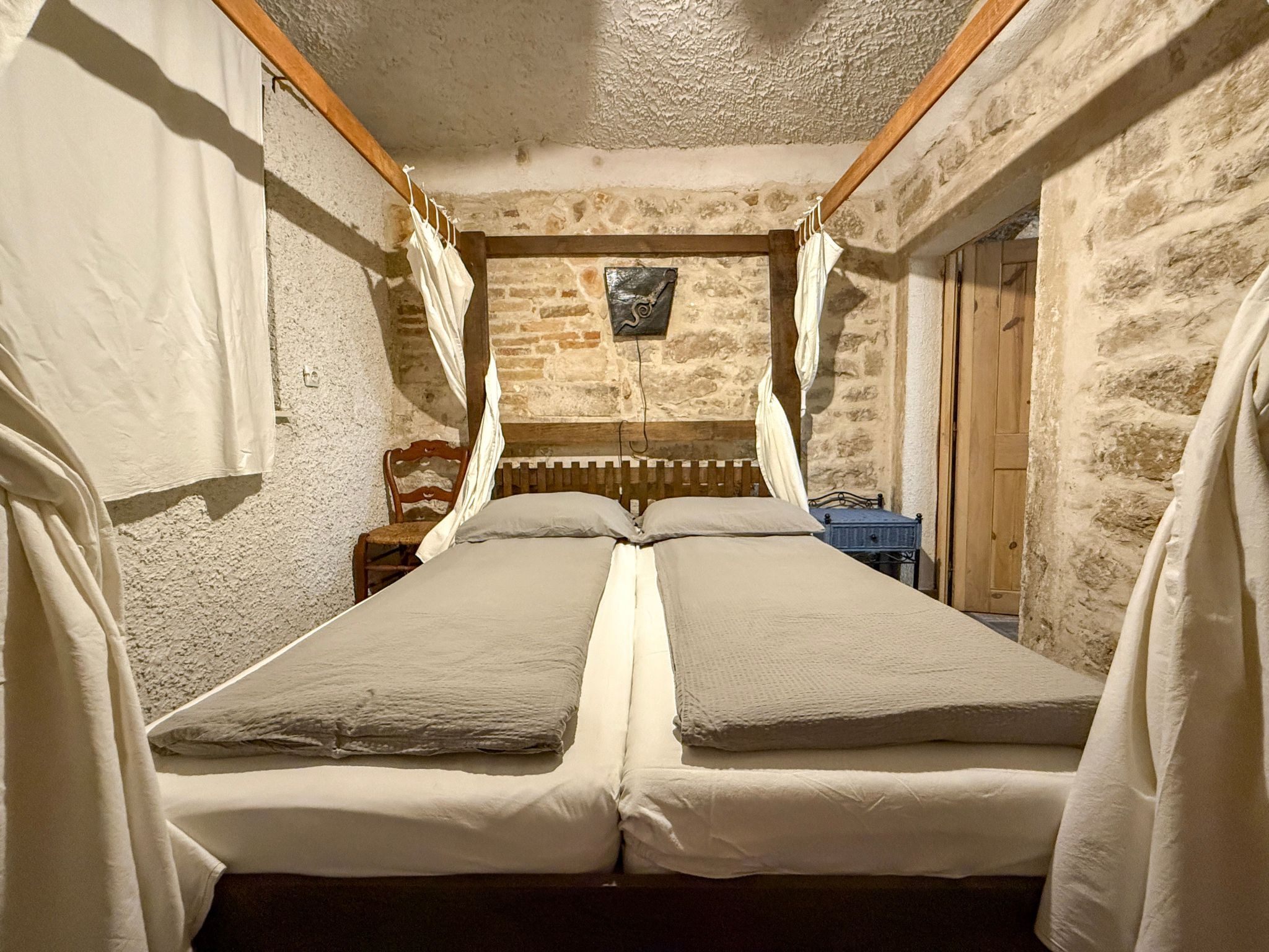 Vakantiehuis met omheinde tuin in Murter/Betina (Kroatië) 1 hond is welkom