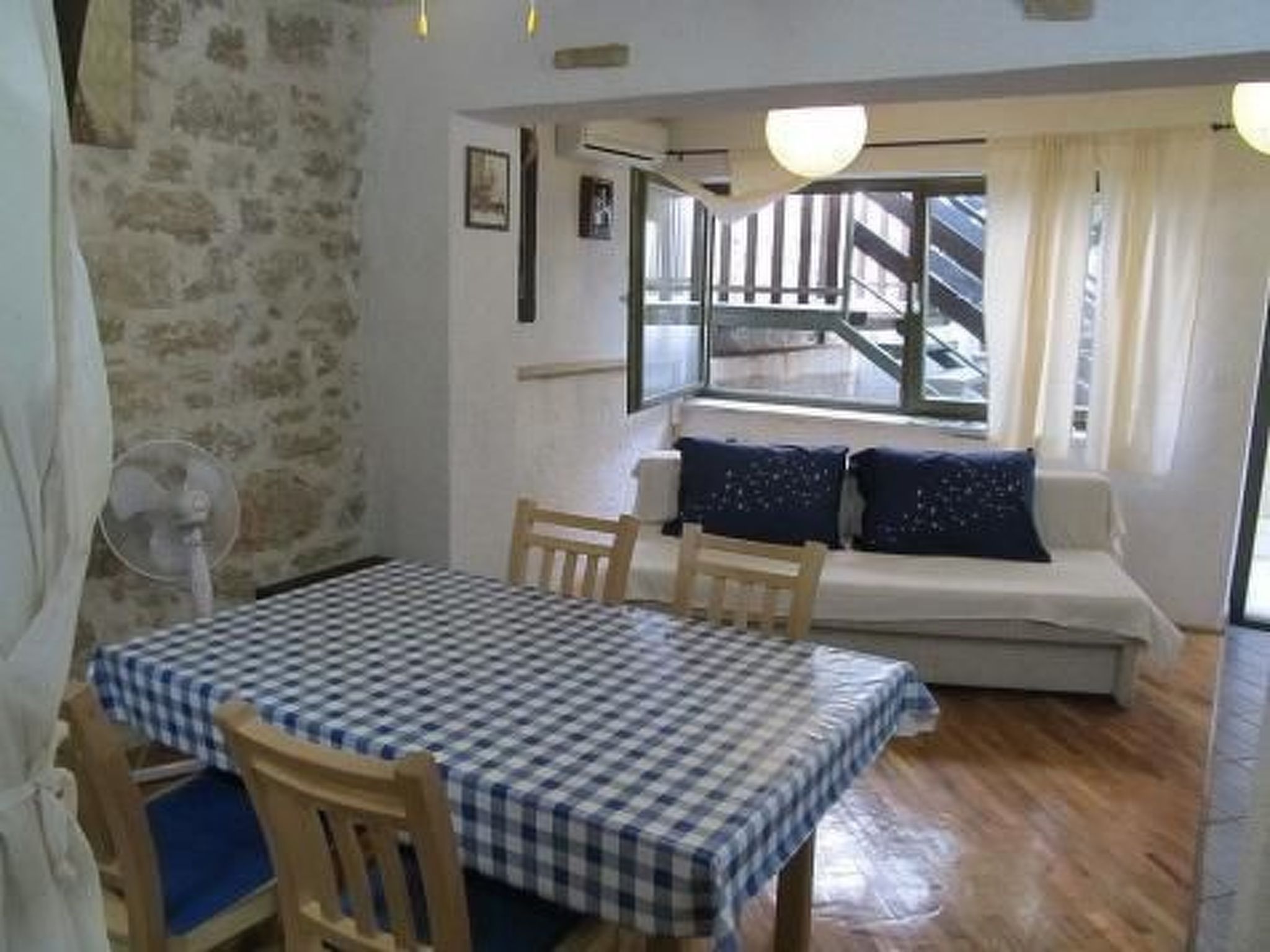 Lieber Himell 1-Binnen