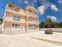 Knus appartement Milin nabij zee en strand in het zonnige Jezera - thumbnail 1