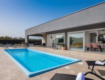 Villa Millenium: Luxe vrijstaande villa met privé-zwembad op 500m van zee in Jezera - thumbnail 3