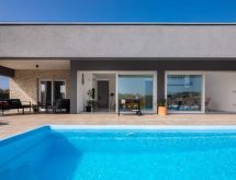 Villa Millenium: Luxe vrijstaande villa met privé-zwembad op 500m van zee in Jezera - thumbnail 4