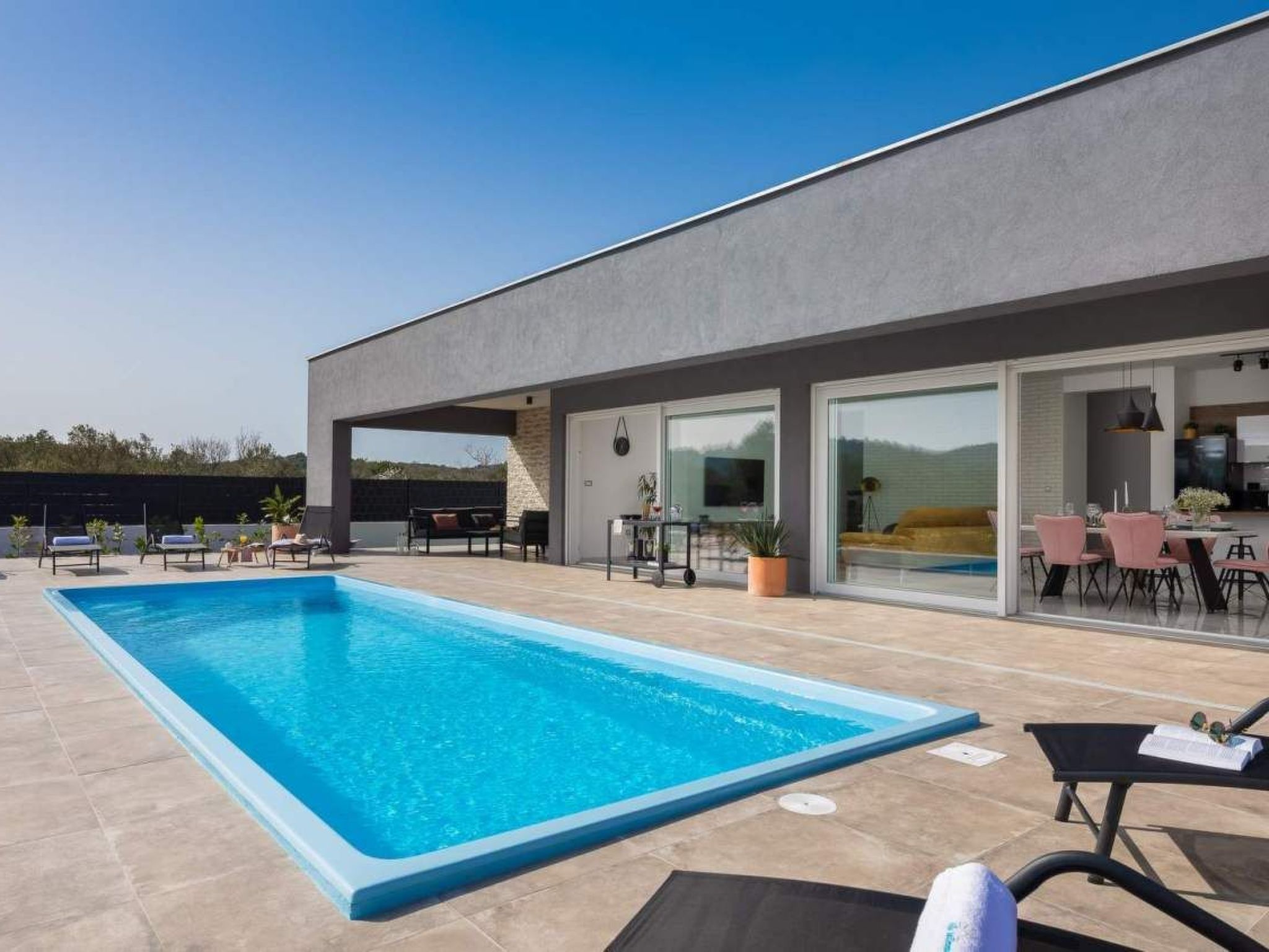 Villa Millenium-Drinnen