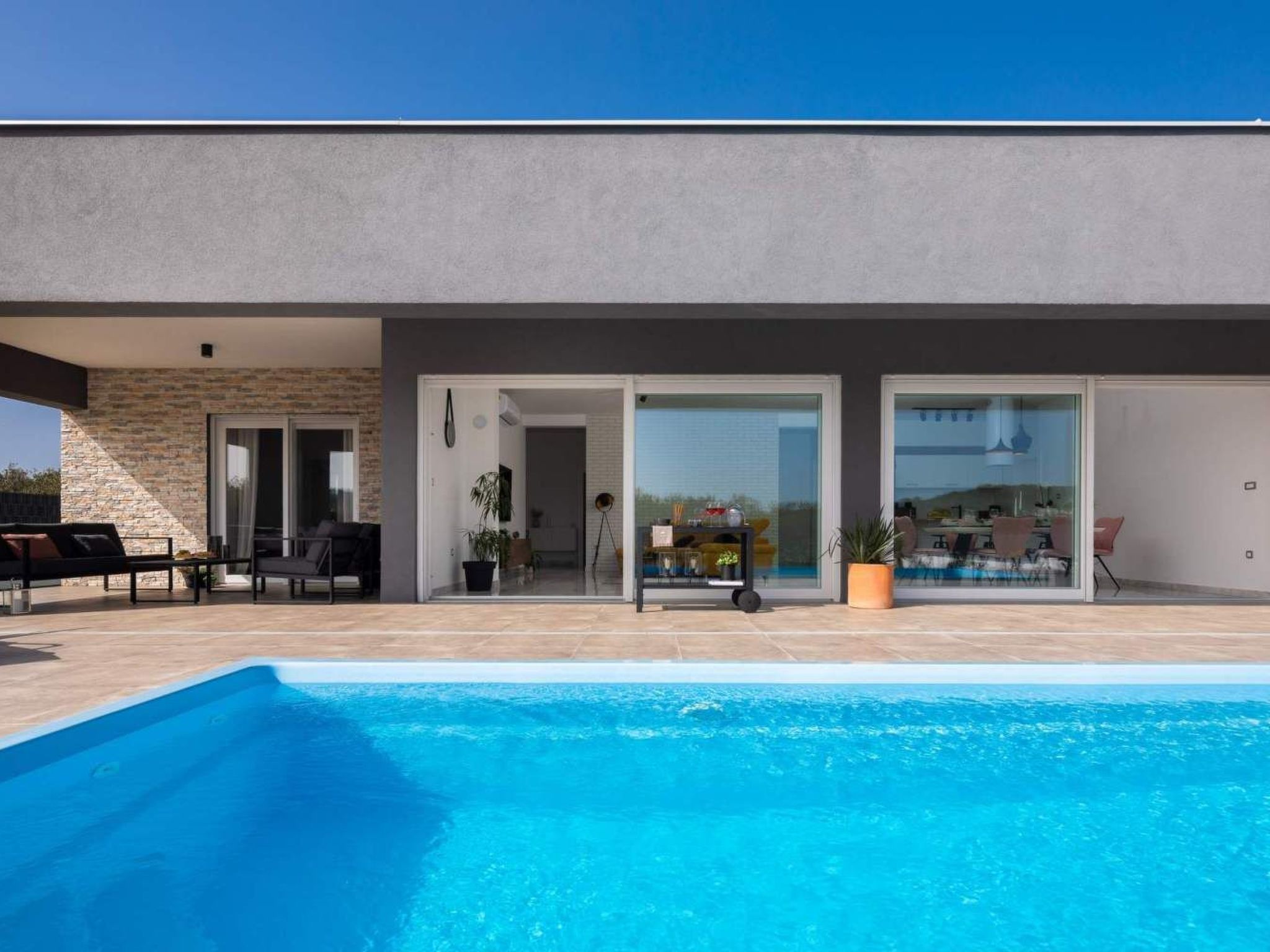 Villa Millenium-Drinnen