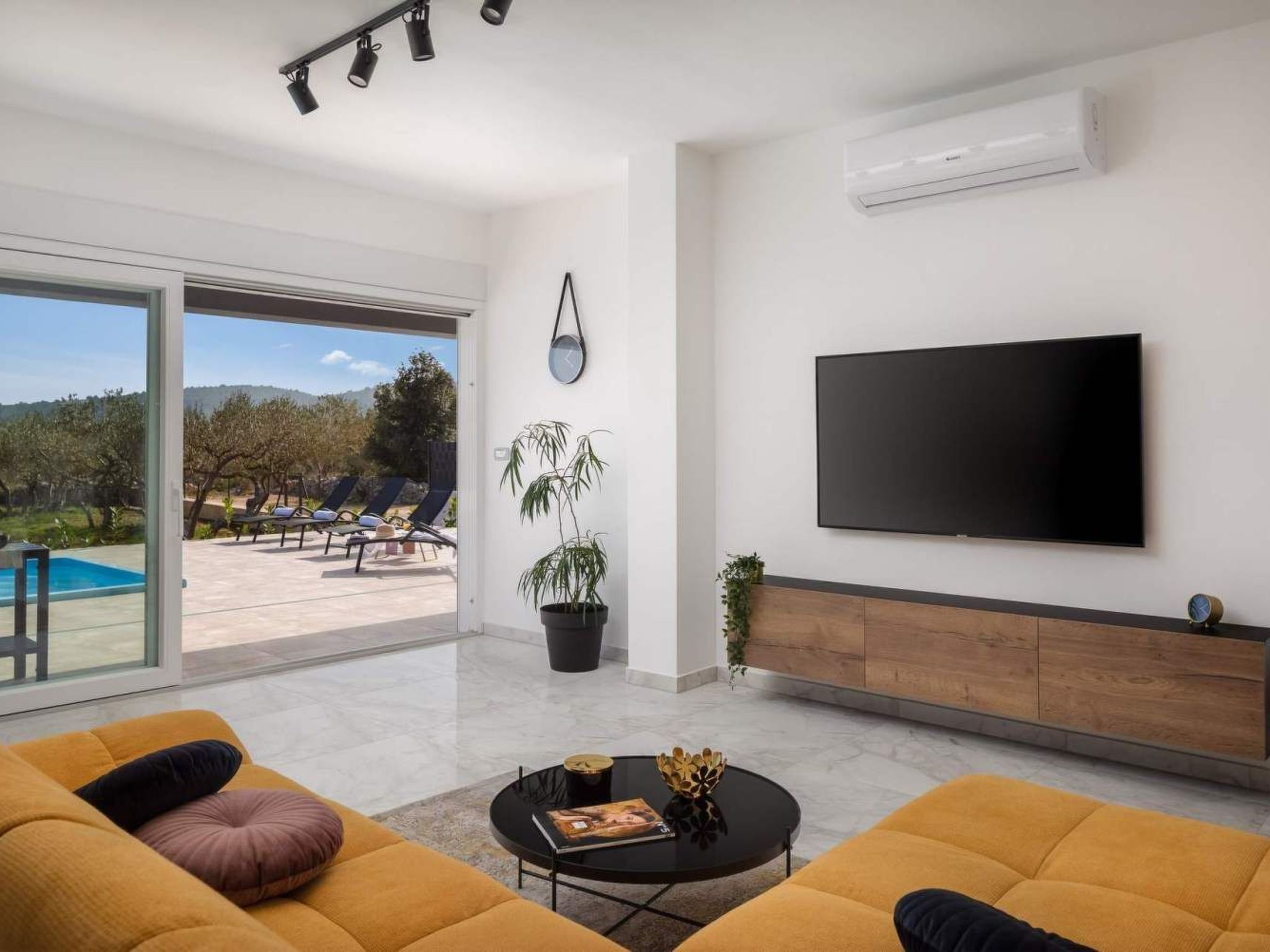 Villa Millenium-Drinnen