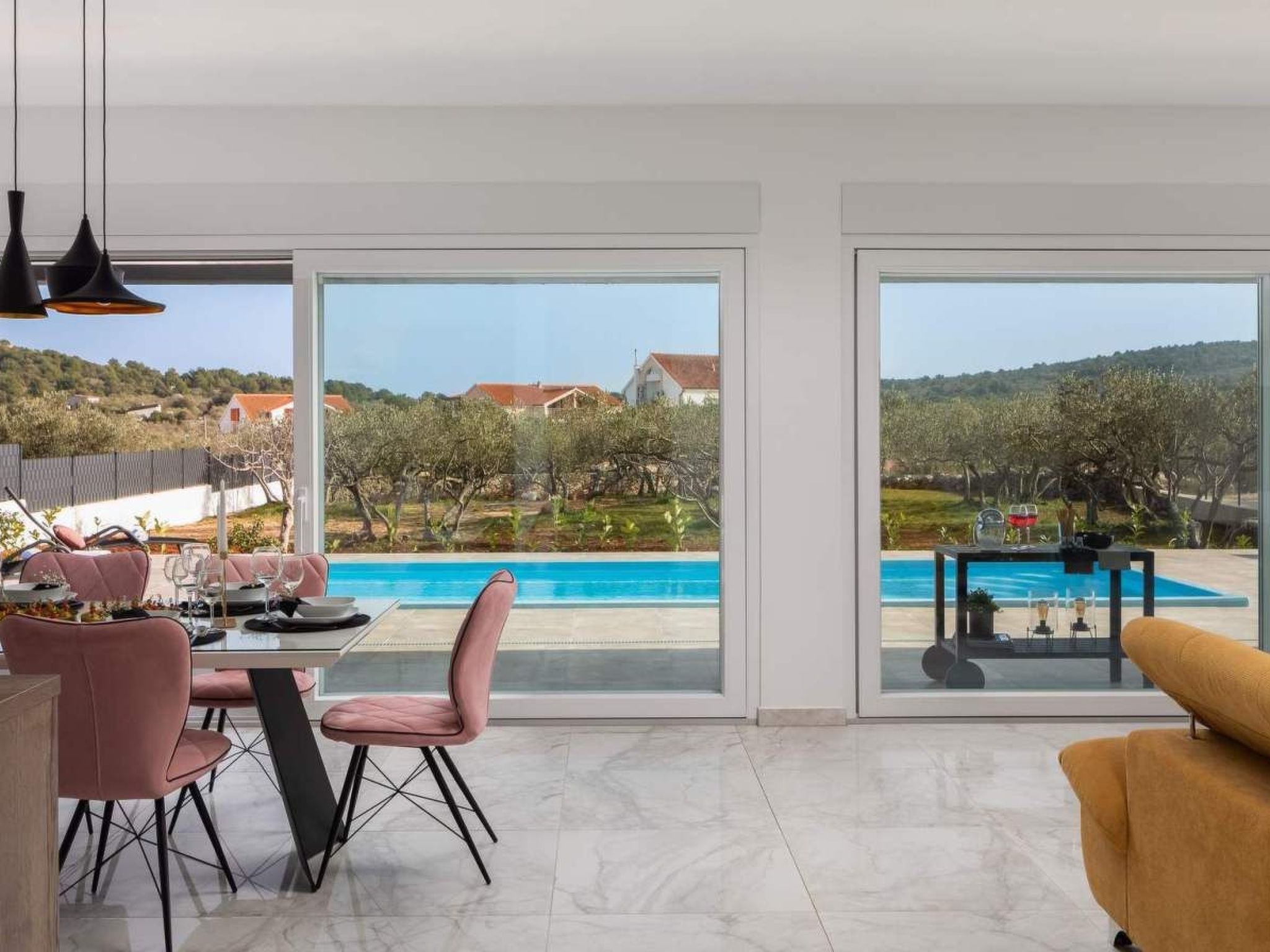 Villa Millenium-Drinnen