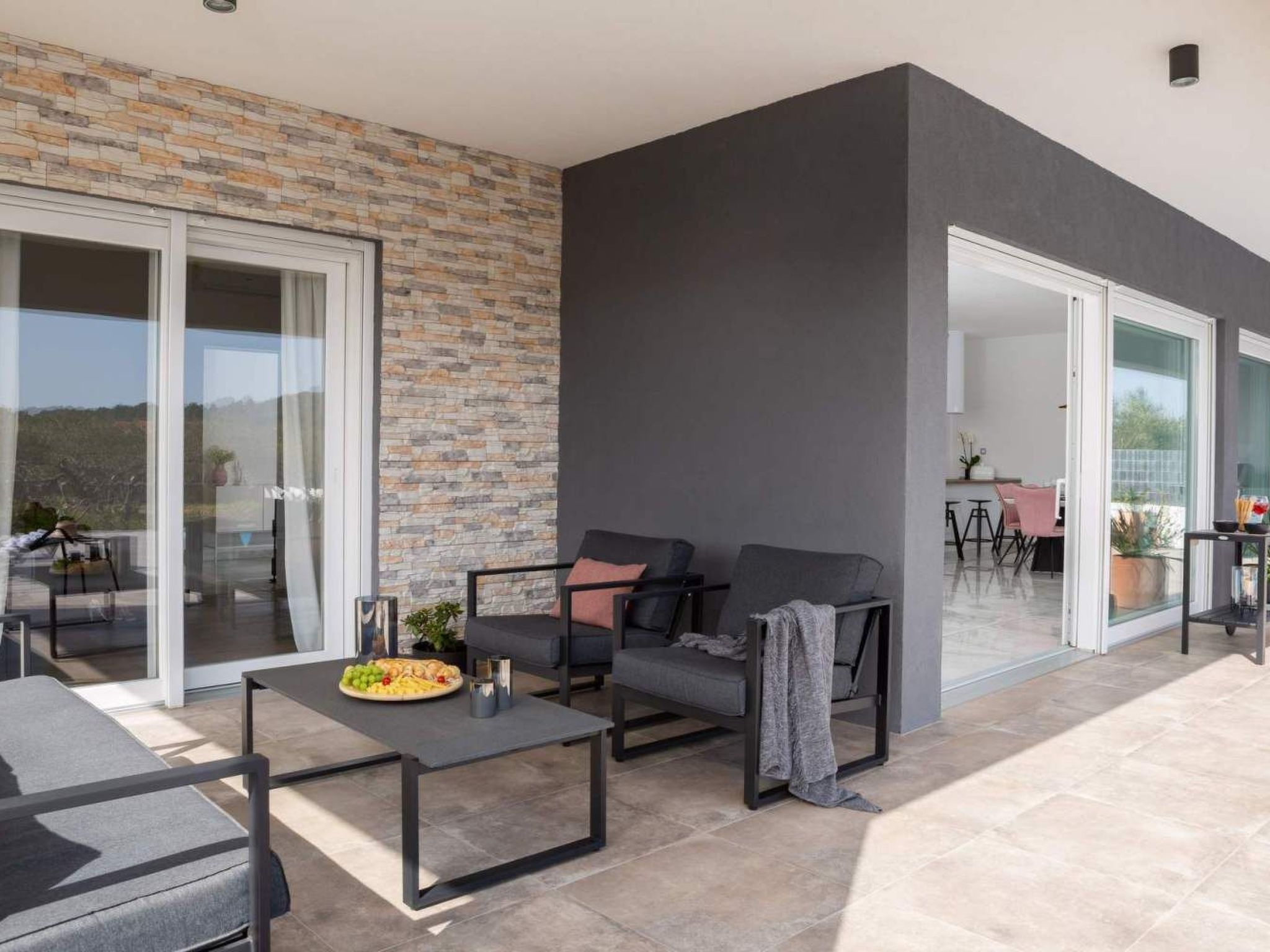 Villa Millenium-Drinnen