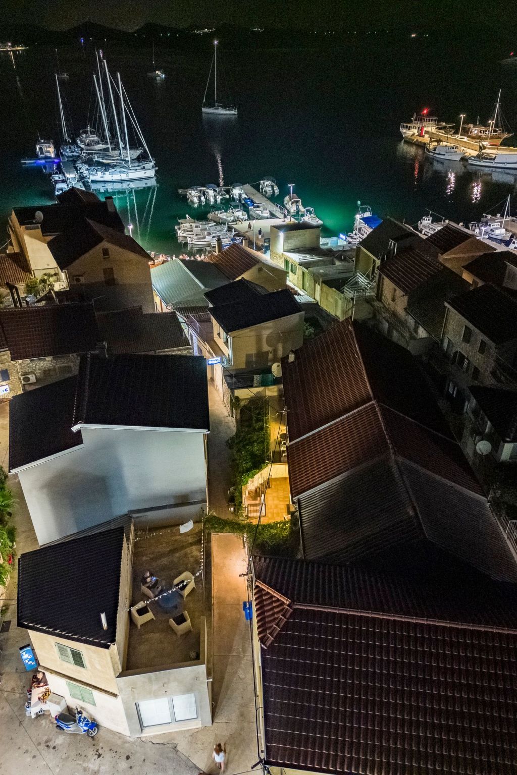 "Hanna" mit Blick auf das Wasser-Binnen