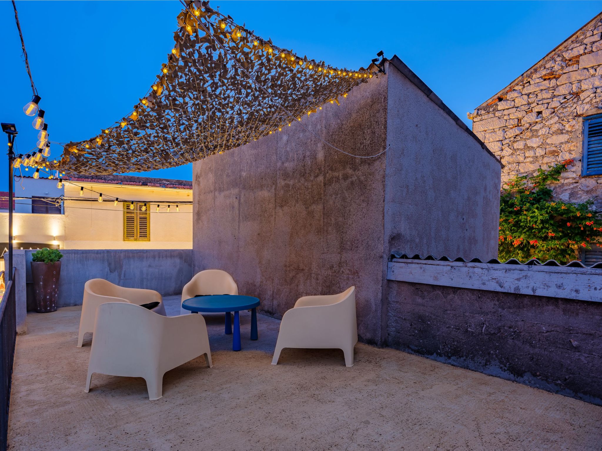 "Hanna" mit Blick auf das Wasser-Binnen