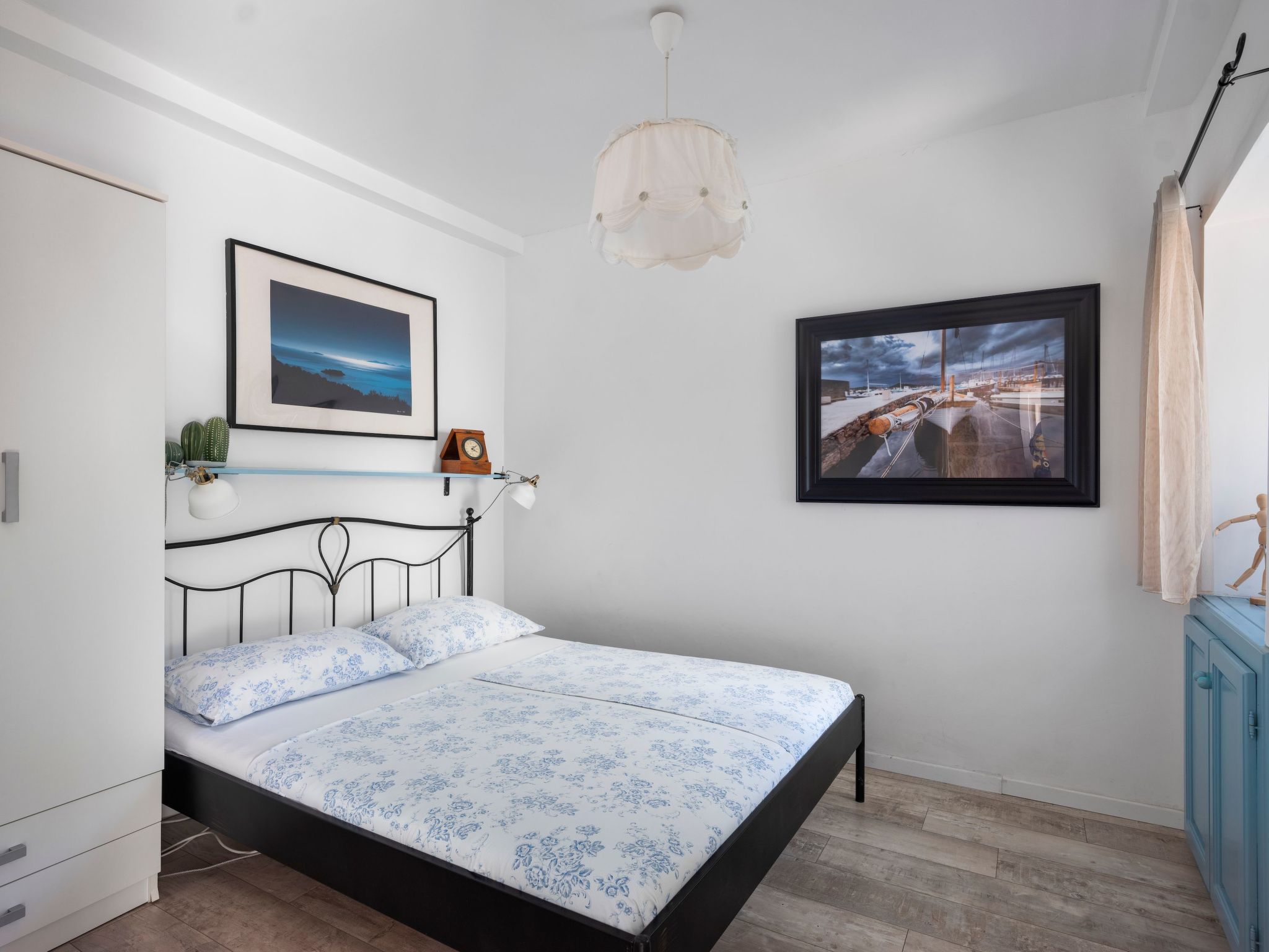 "Hanna" mit Blick auf das Wasser-Binnen