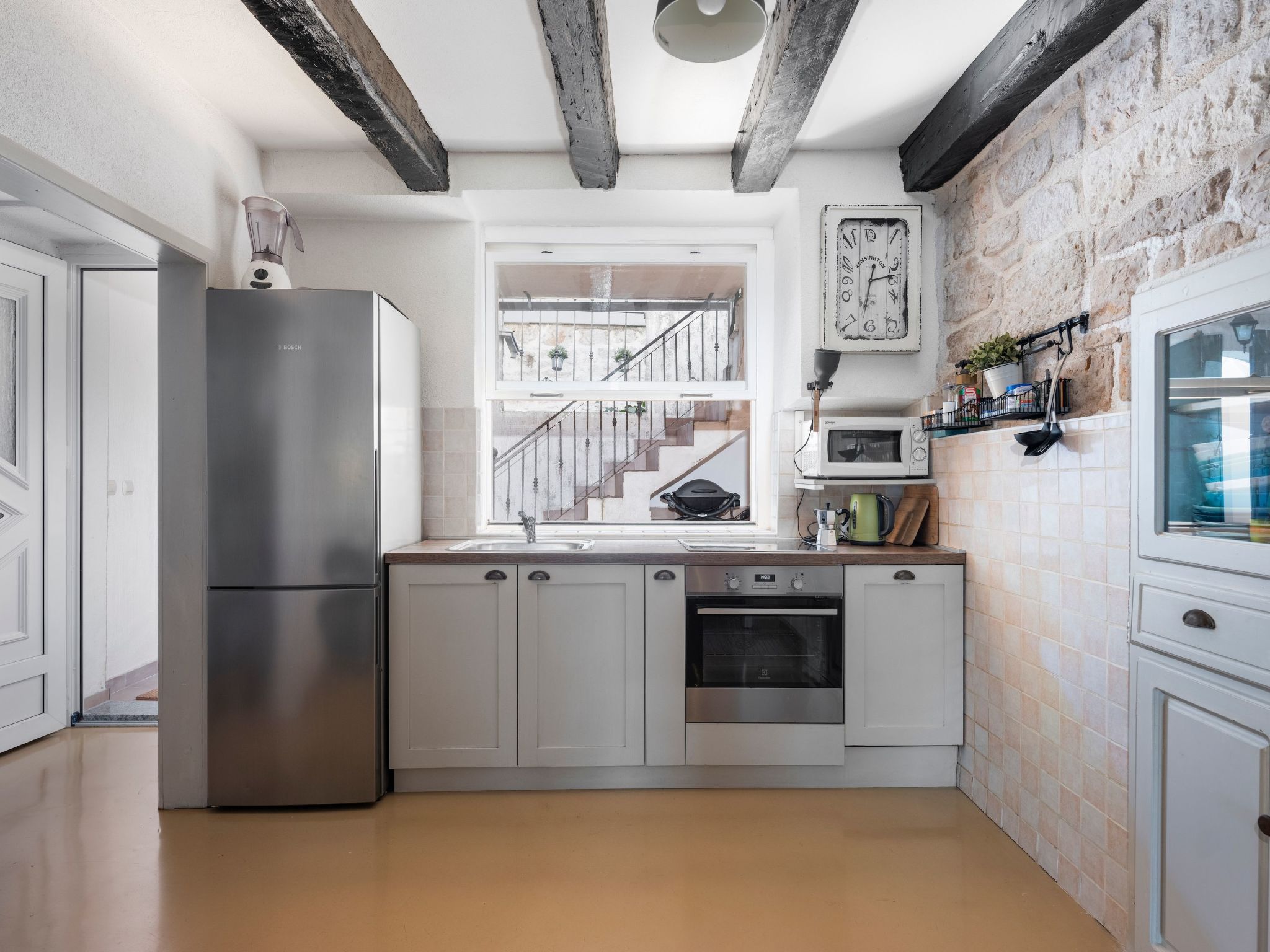 "Hanna" mit Blick auf das Wasser-Binnen