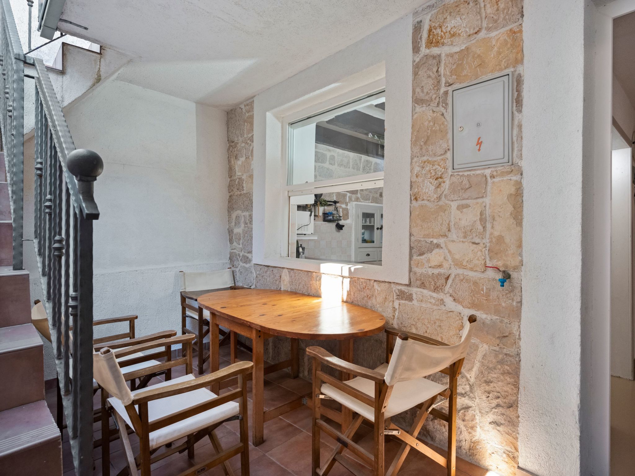 "Hanna" mit Blick auf das Wasser-Binnen