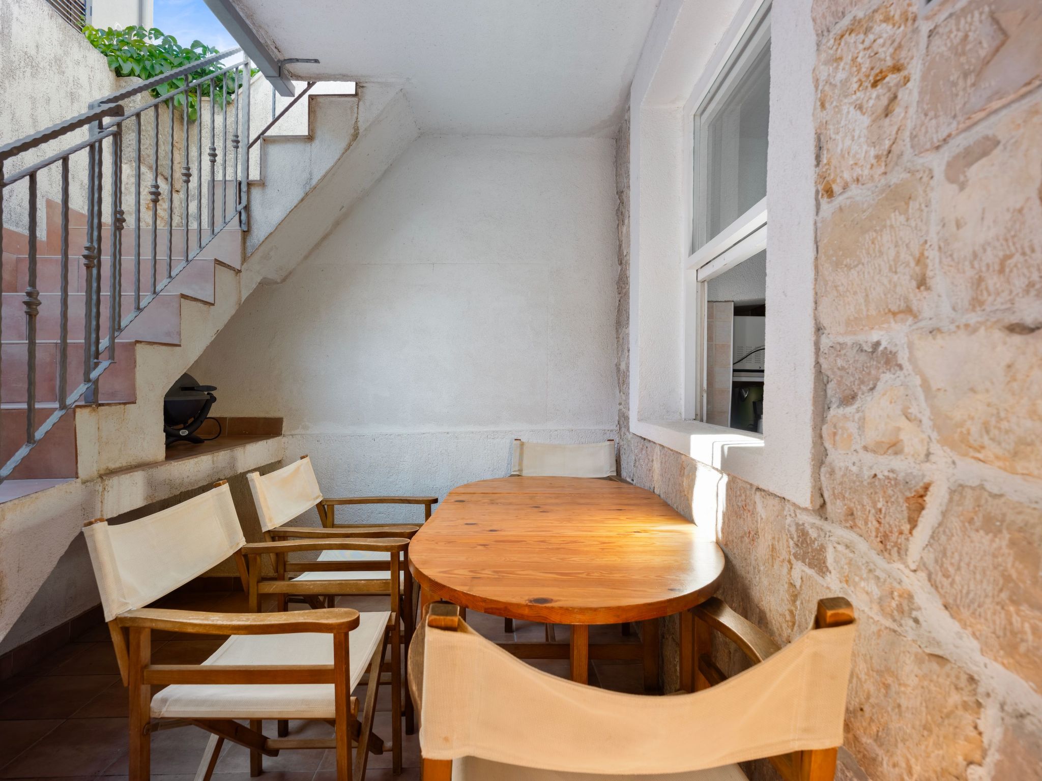 "Hanna" mit Blick auf das Wasser-Binnen