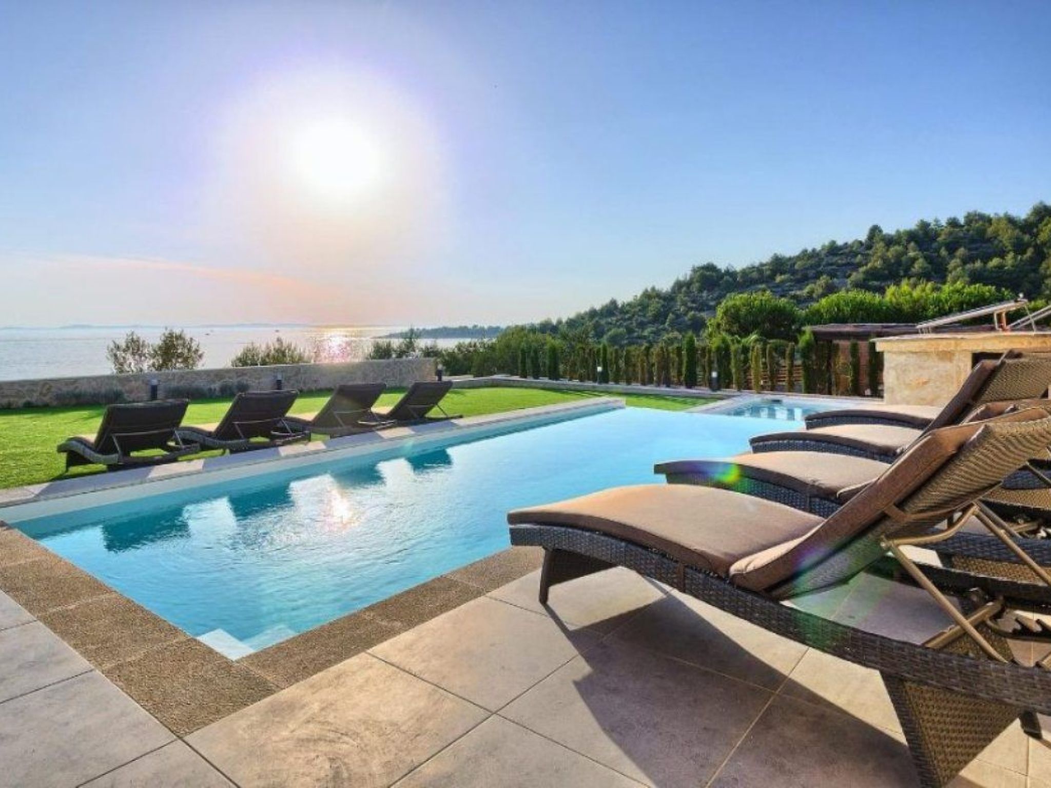 Ferienhaus mit umzäuntem Garten in Dragisina (Kroatien) und 1 Hund erlaubt