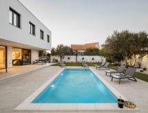Villa Lumino: Luxe vrijstaande villa aan zee in Dragišina, 5 slaapkamers - thumbnail 1