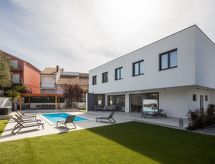 Villa Lumino: Luxe vrijstaande villa aan zee in Dragišina, 5 slaapkamers - thumbnail 2