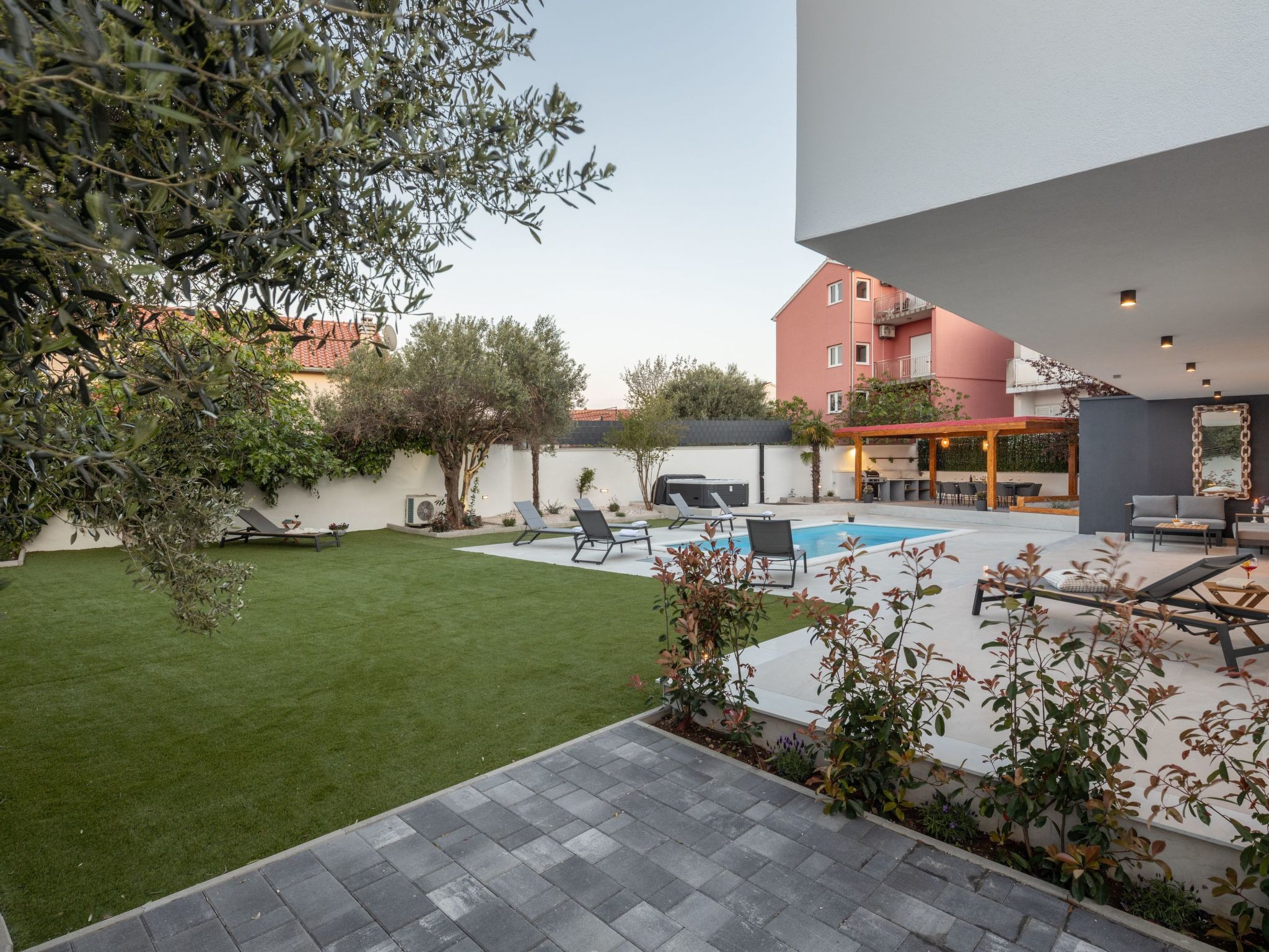 Villa Lumino-Image-tags.info