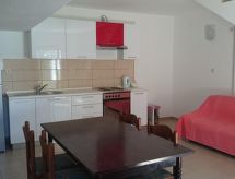 Knusse studio voor 2, met terras en airco, op 300m van zee in Dragišina - thumbnail 4