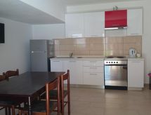 Knusse studio voor 2, met terras en airco, op 300m van zee in Dragišina - thumbnail 5