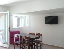 Knusse studio voor 2, met terras en airco, op 300m van zee in Dragišina - thumbnail 6