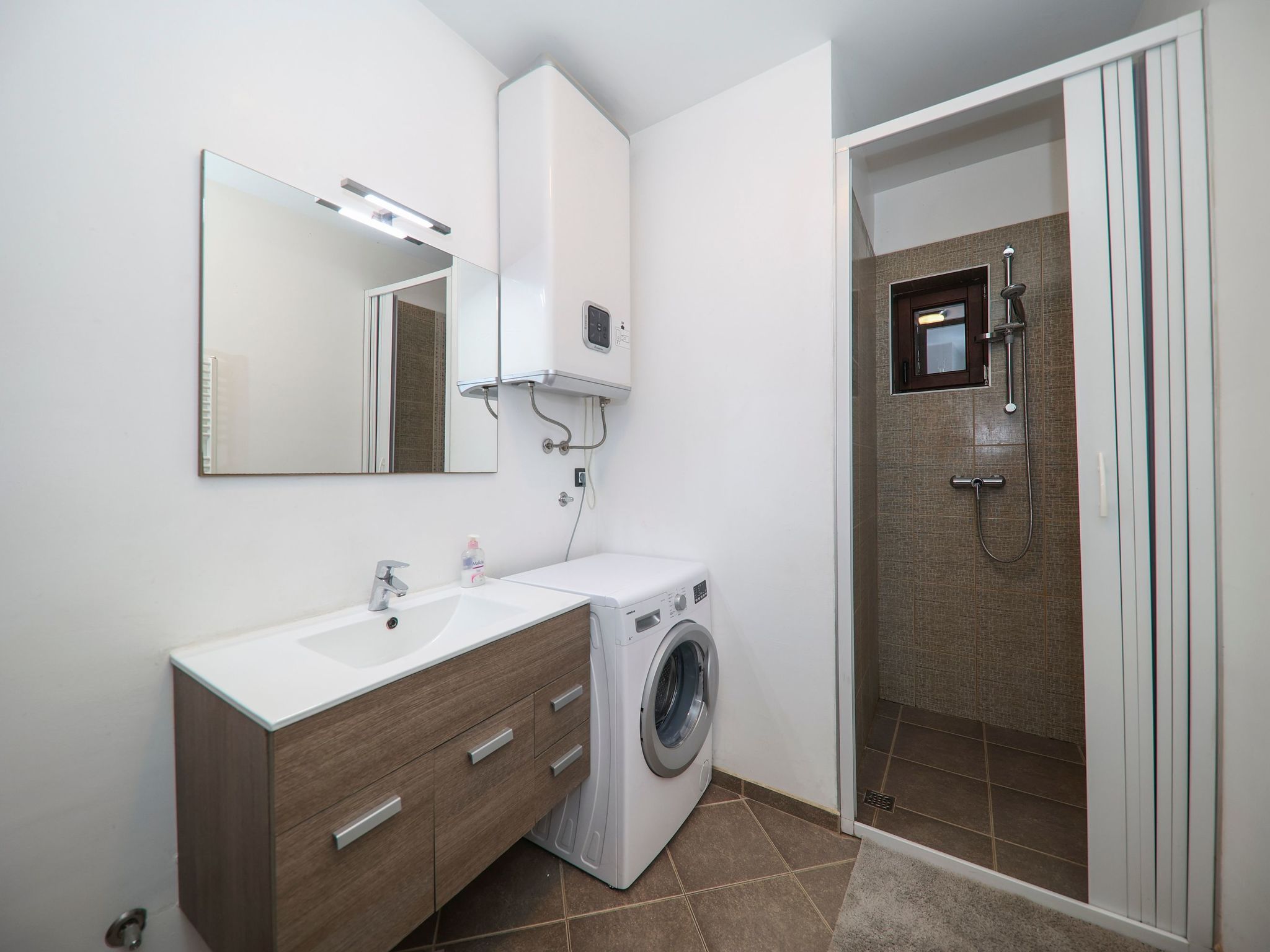 Mit Terrasse-Drinnen