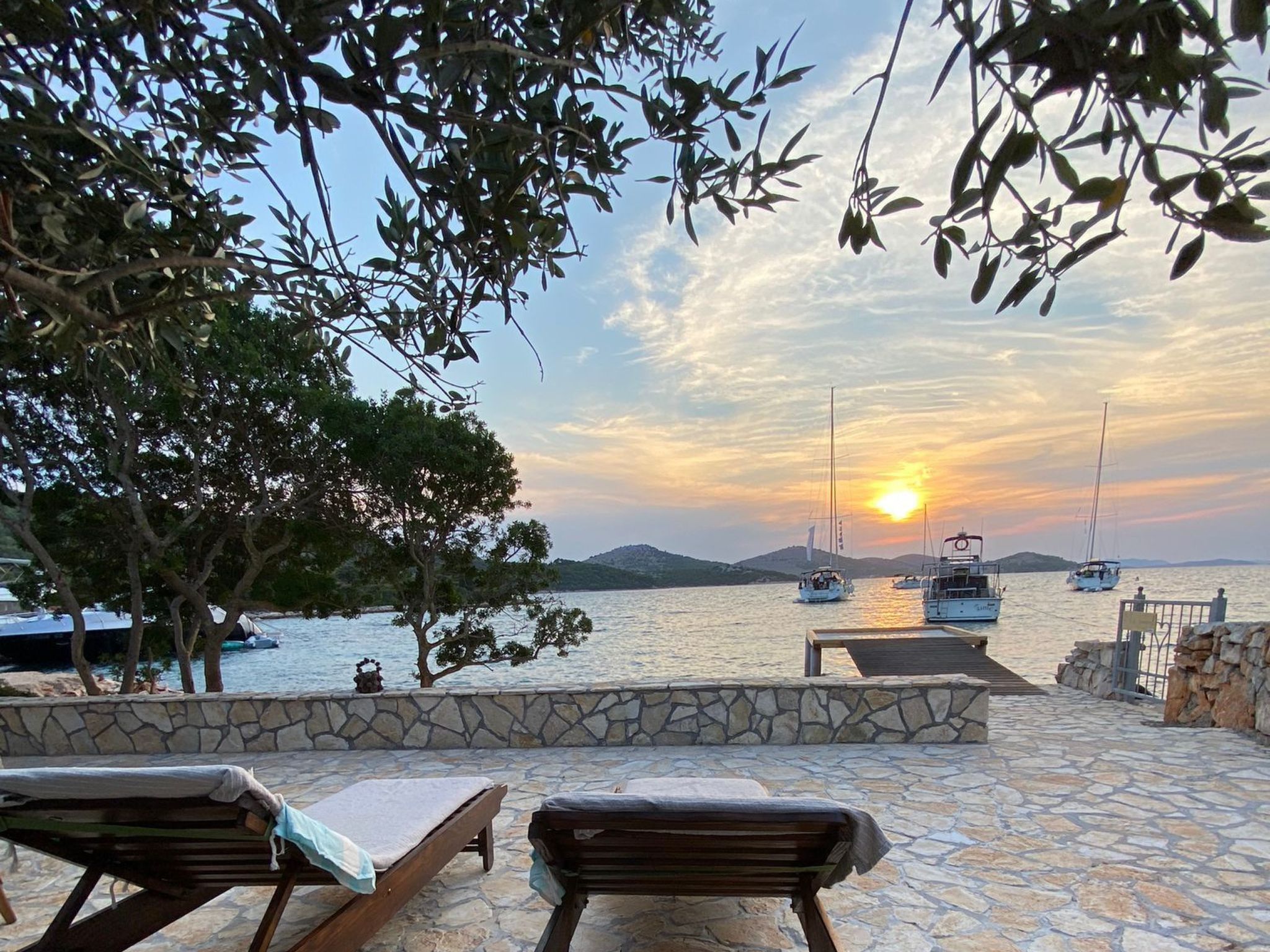 Strandhaus Danica - Ferienanlage Bain, Žut - Kornati-Binnen