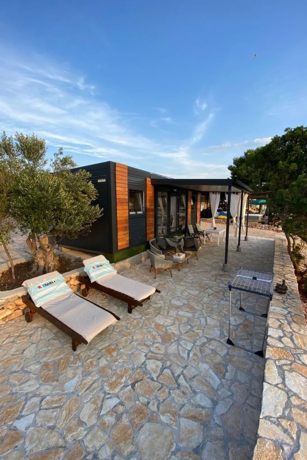 Strandhaus Danica - Ferienanlage Bain, Žut - Kornati-Binnen