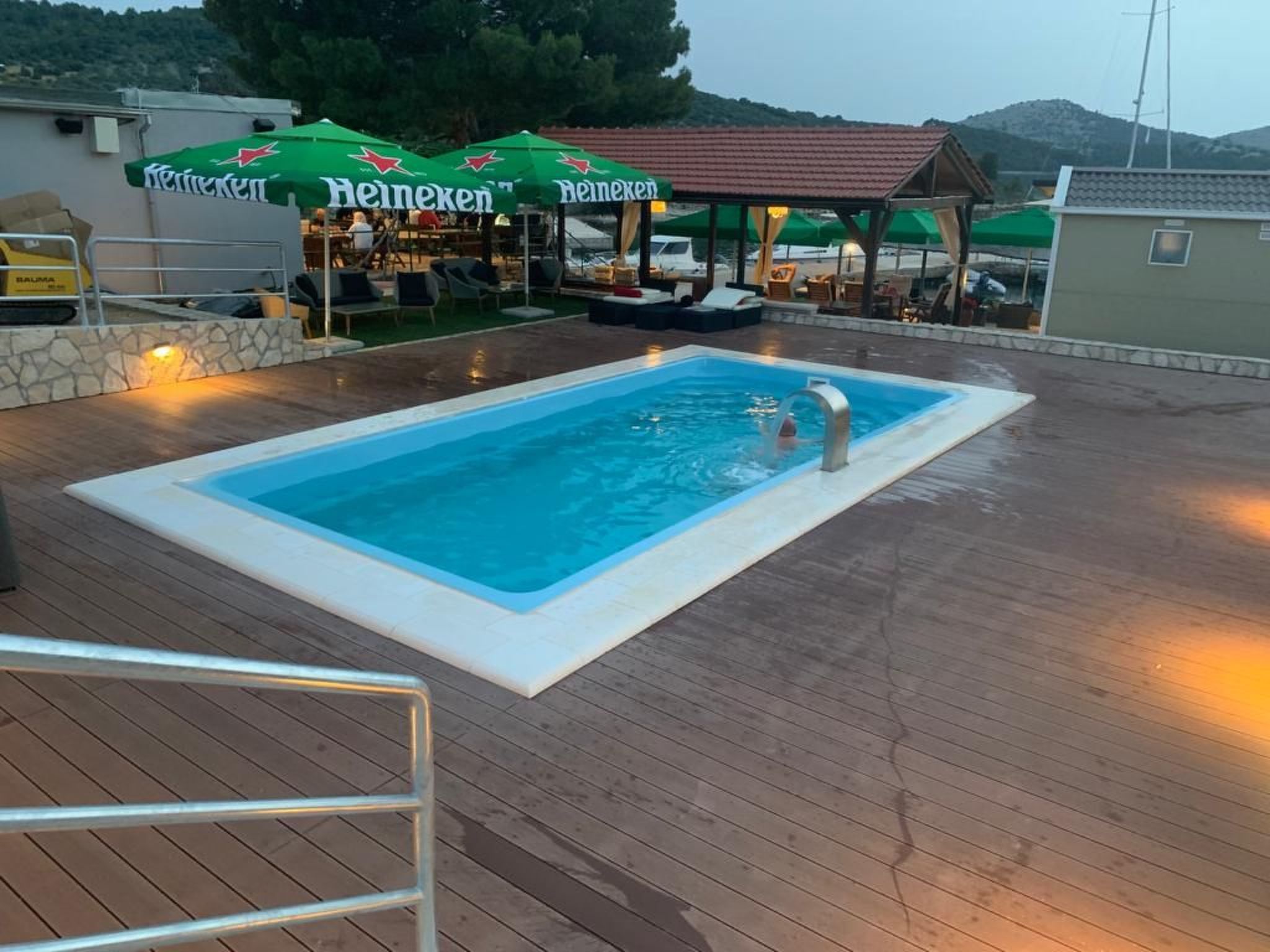 Strandhaus Danica - Ferienanlage Bain, Žut - Kornati-Binnen