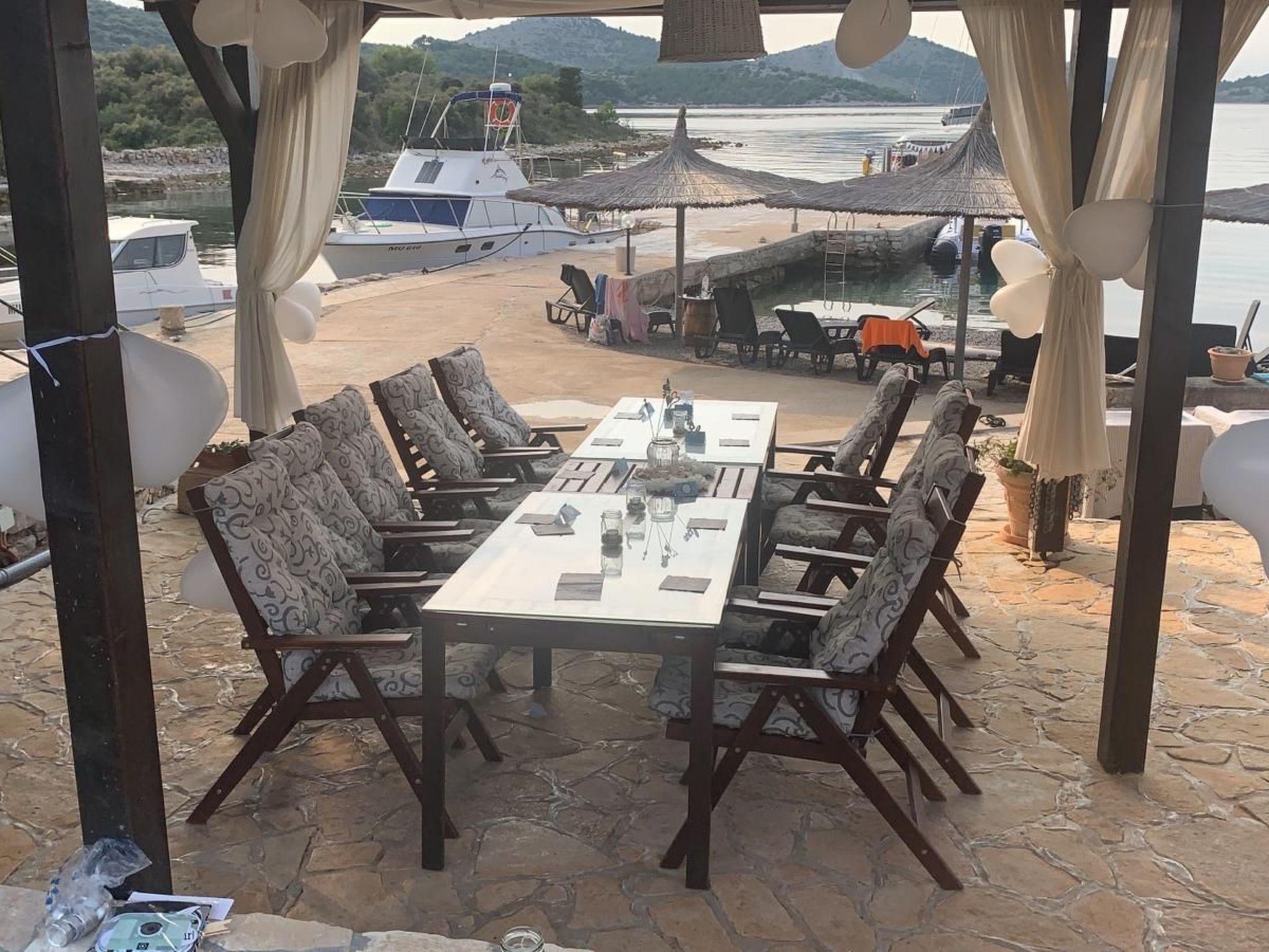 Strandhaus Danica - Ferienanlage Bain, Žut - Kornati-Binnen