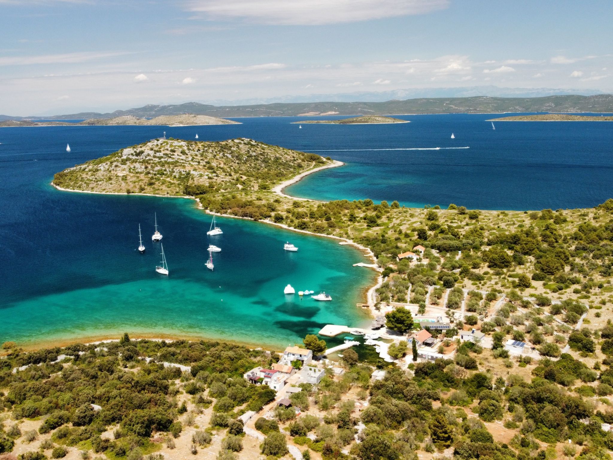 Strandhaus Danica - Ferienanlage Bain, Žut - Kornati-Binnen